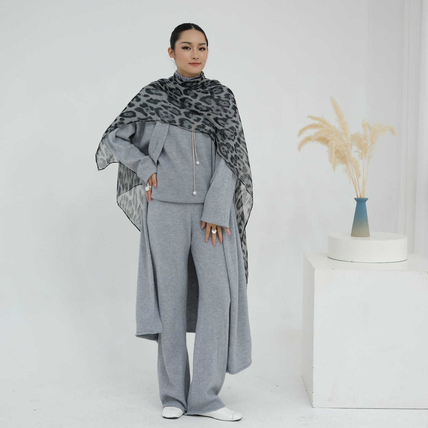 LM6603 Thickened knitted three-piece long coat set (with optional headscarf)