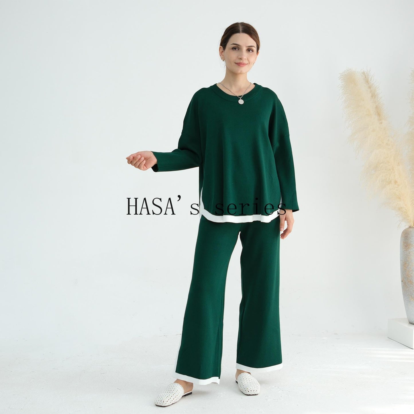 LUMAYA5149 Simple and elegant knitted set, featuring a loose-fitting, thick, long-sleeved two-piece design.