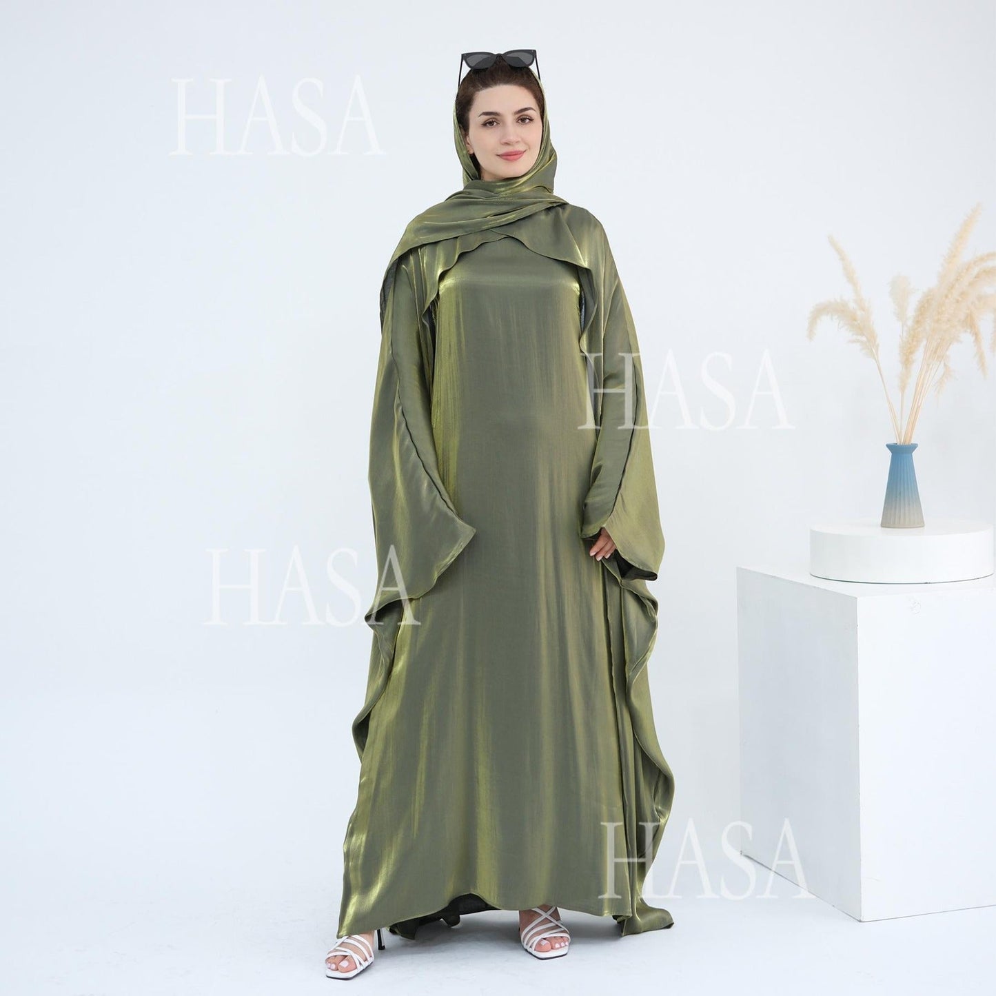LM6584 Solid Color Beaded Loose Elegant Robe Dress
