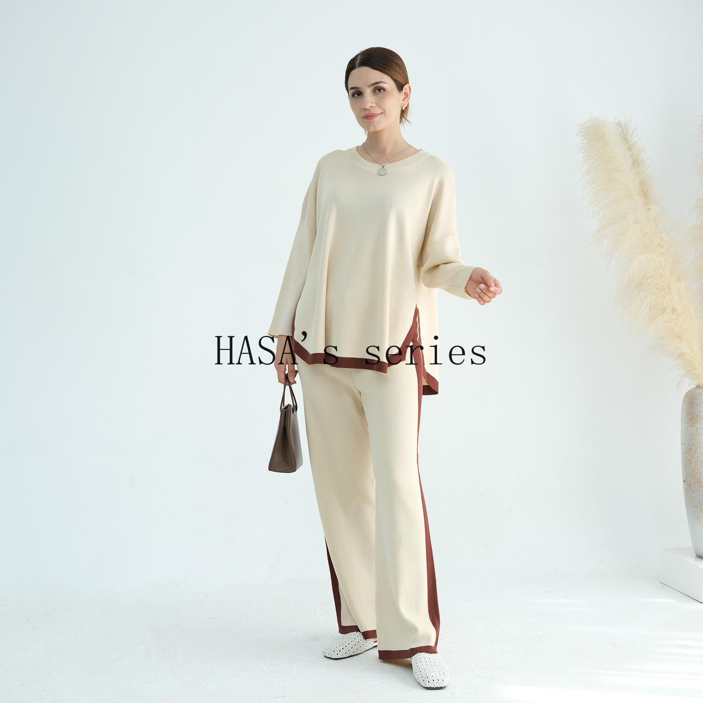 LUMAYA5149 Simple and elegant knitted set, featuring a loose-fitting, thick, long-sleeved two-piece design.