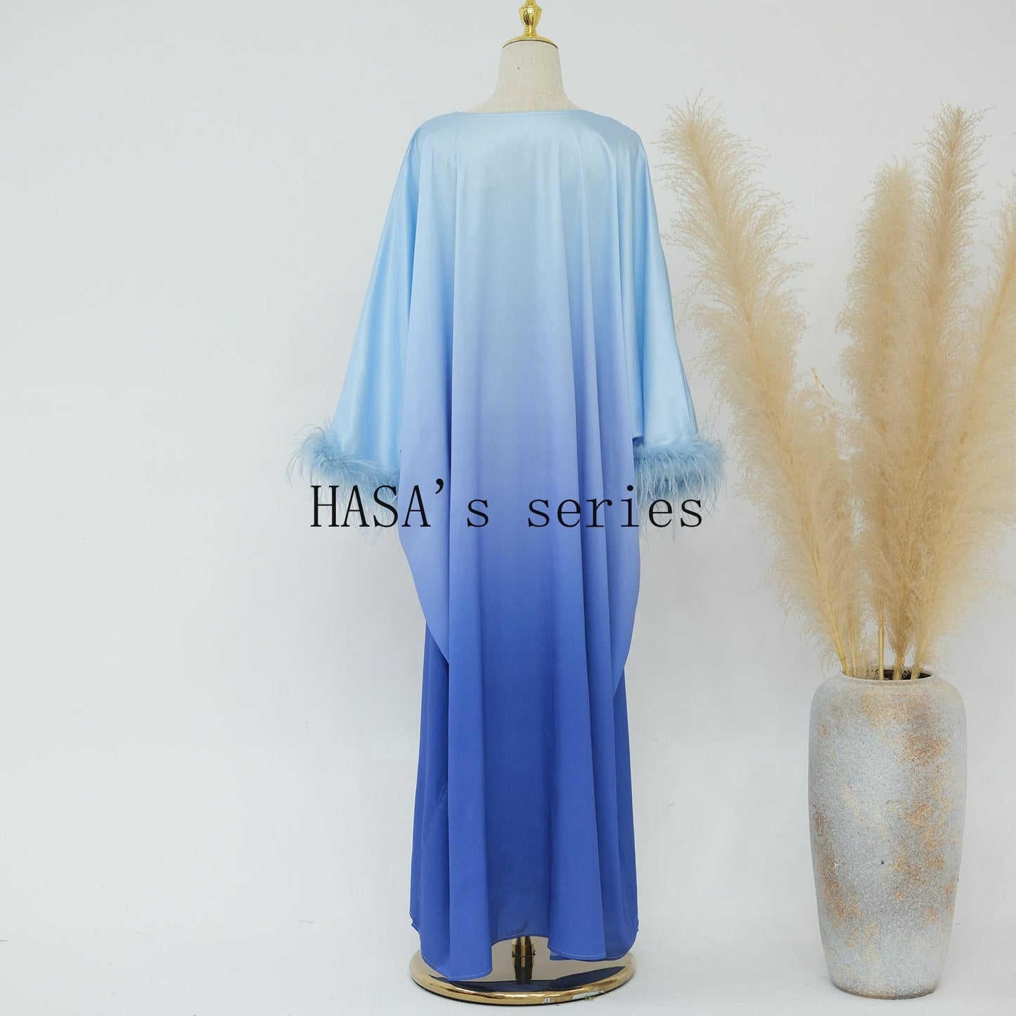 LUMAYA5108 Elegant long dress with gradient color waist design and batwing sleeves.