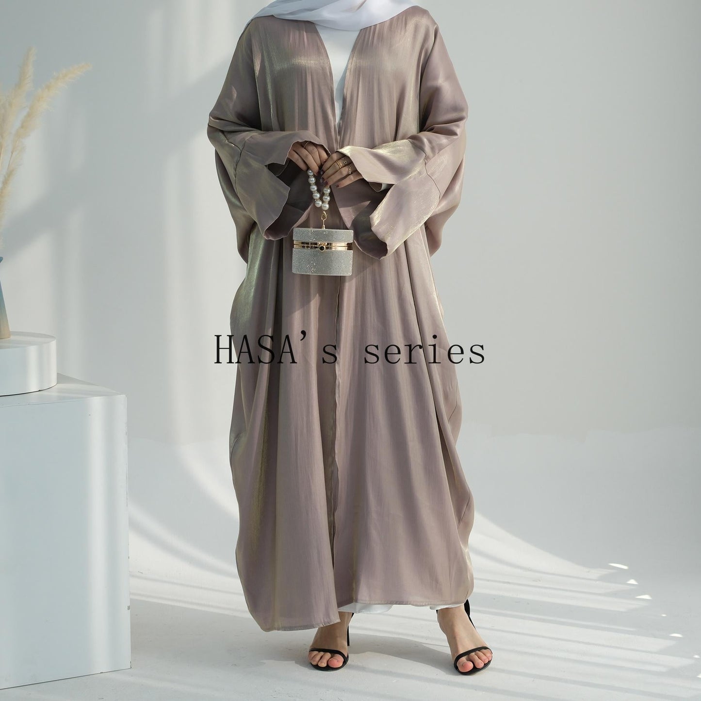 LUMAYA4831 A simple yet elegant cardigan-style robe, balancing both quality and comfort.