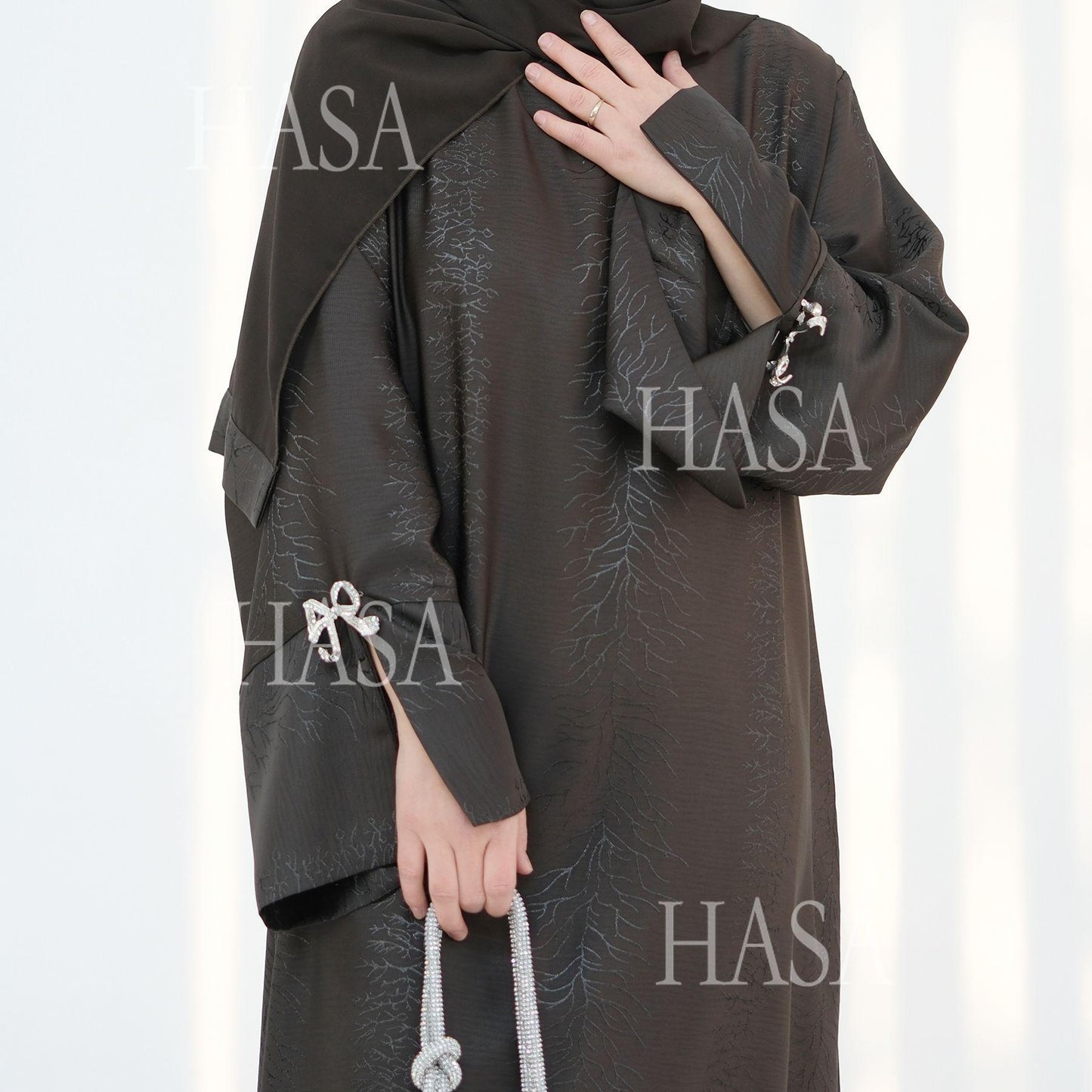 LUMAYA5867 Bow-knot Cuff Long Skirt | Elegant and Radiant