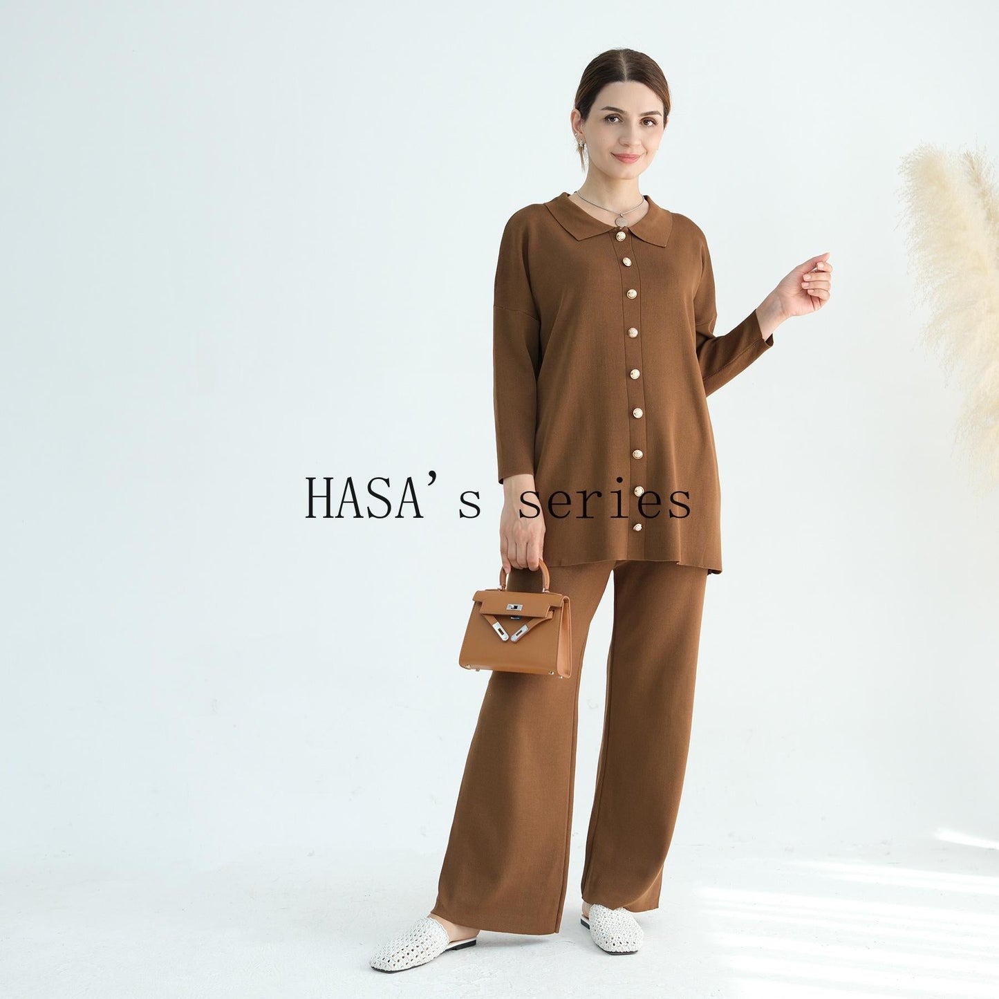 LUMAYA5100 Simple and stylish knitted two-piece set, featuring a thickened long-sleeved top and wide-leg pants.