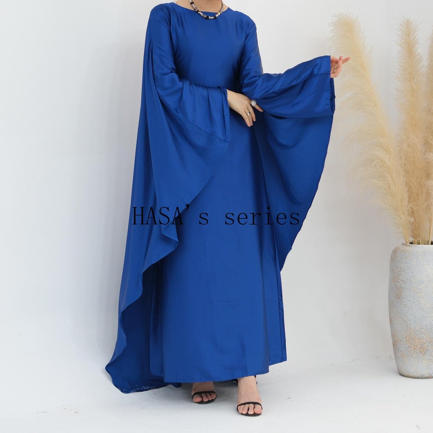LUMAYA4835 High-density Stretch Satin Long Dress, Simple, Elegant, and Comfortable To Wear.