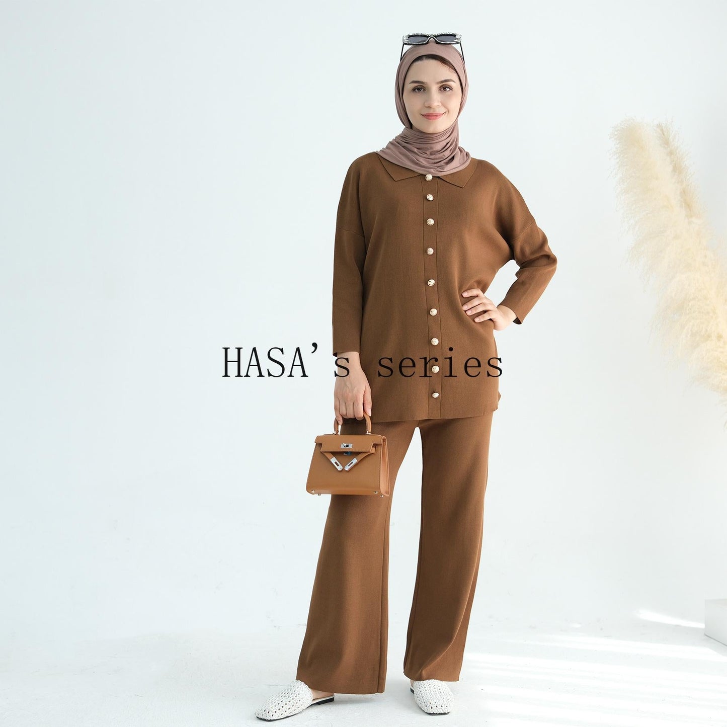 LUMAYA5100 Simple and stylish knitted two-piece set, featuring a thickened long-sleeved top and wide-leg pants.