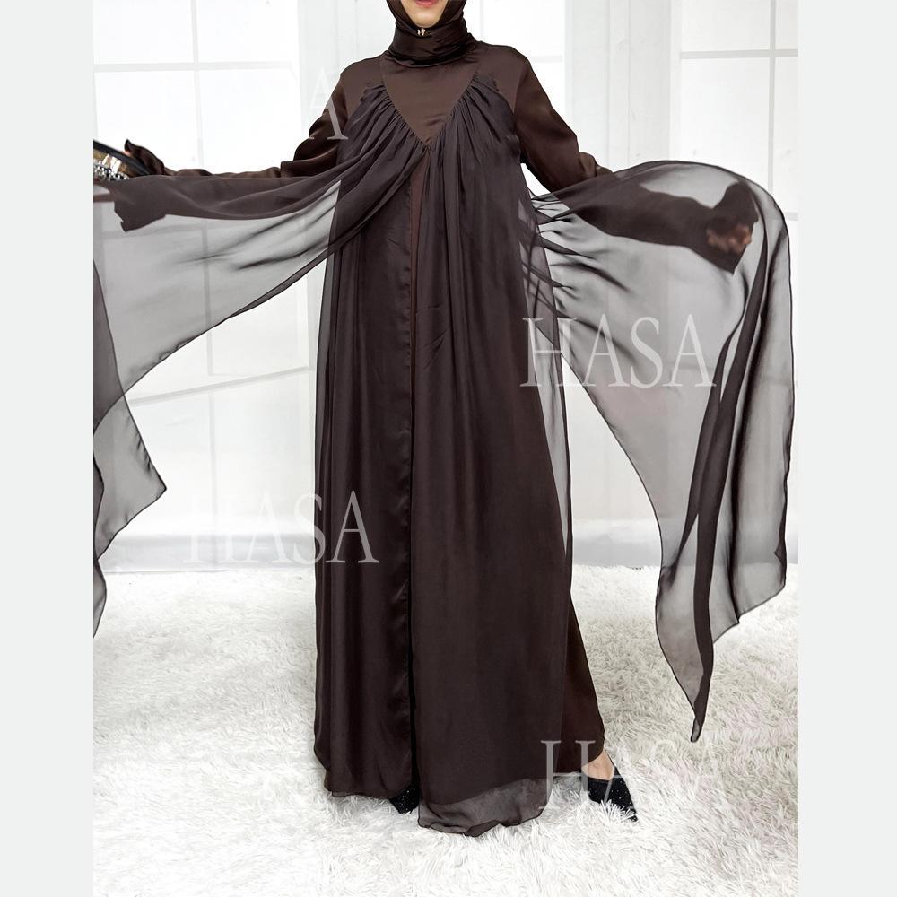 LUMAYA5858 Elegant Bright Satin Robe (without Headscarf), Clever Splicing Creates Multi-faceted CLUMAYArm