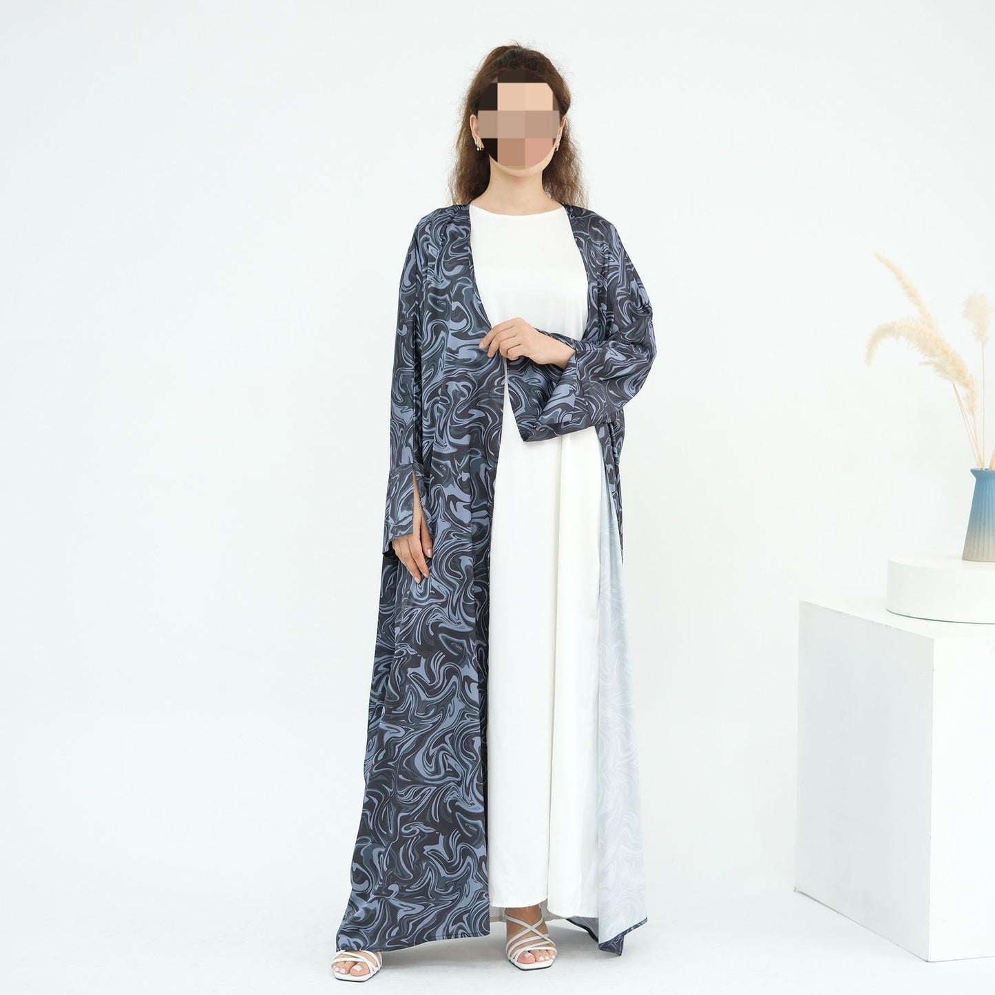 LM6555 Fashionable printed long-sleeved dress with an ankle-length cardigan style