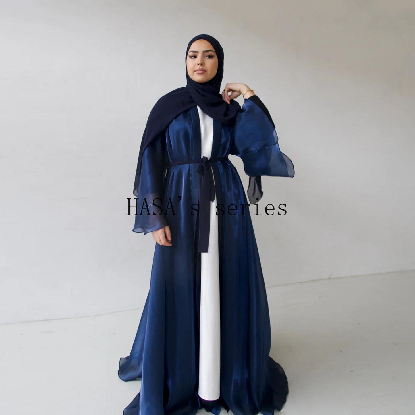 LUMAYA4850 A Double-sided Robe TLUMAYAt Combines Elegant Appearance with Practicality.