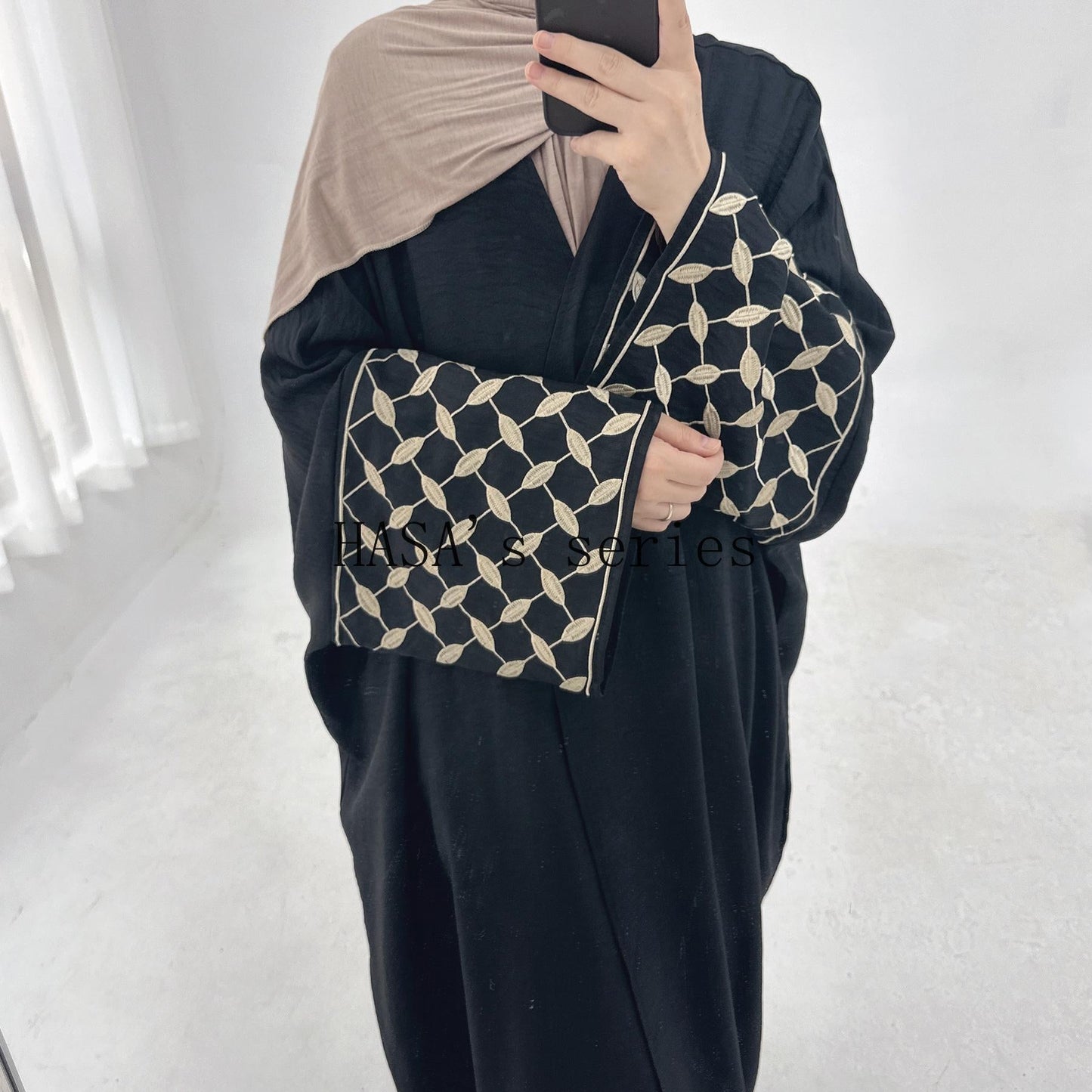 LUMAYA4840 Elegant long robe with geometric embroidery, a simple and traditional style dress.