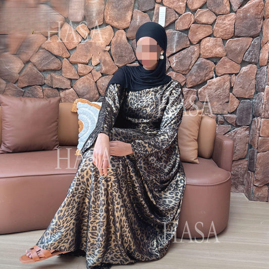 LUMAYA6469 Flowing Batwing Sleeve Leopard Maxi Dress (without Headscarf)