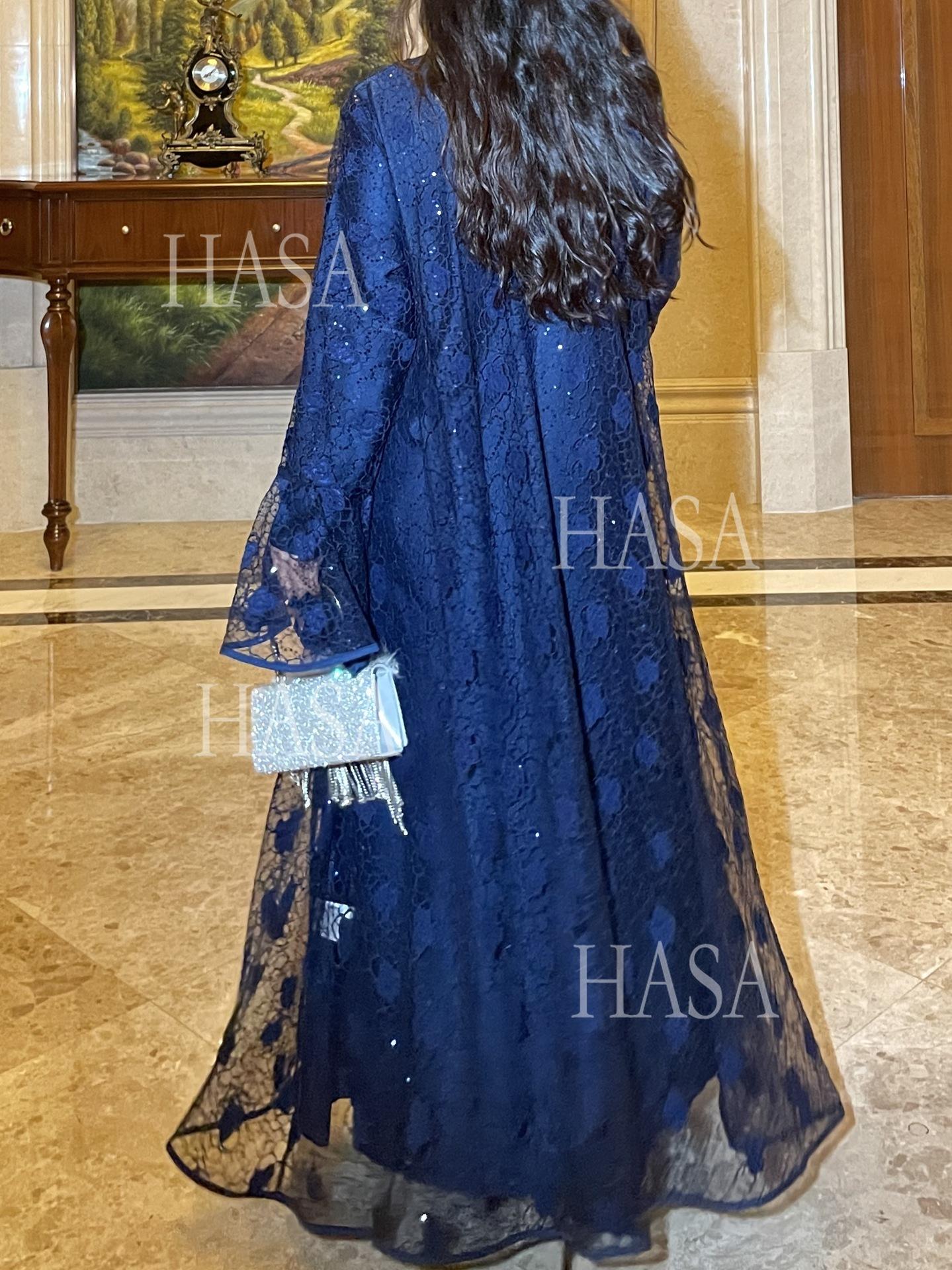 LUMAYA6488 Two-piece long dress with flared sleeves and lace sequined cape