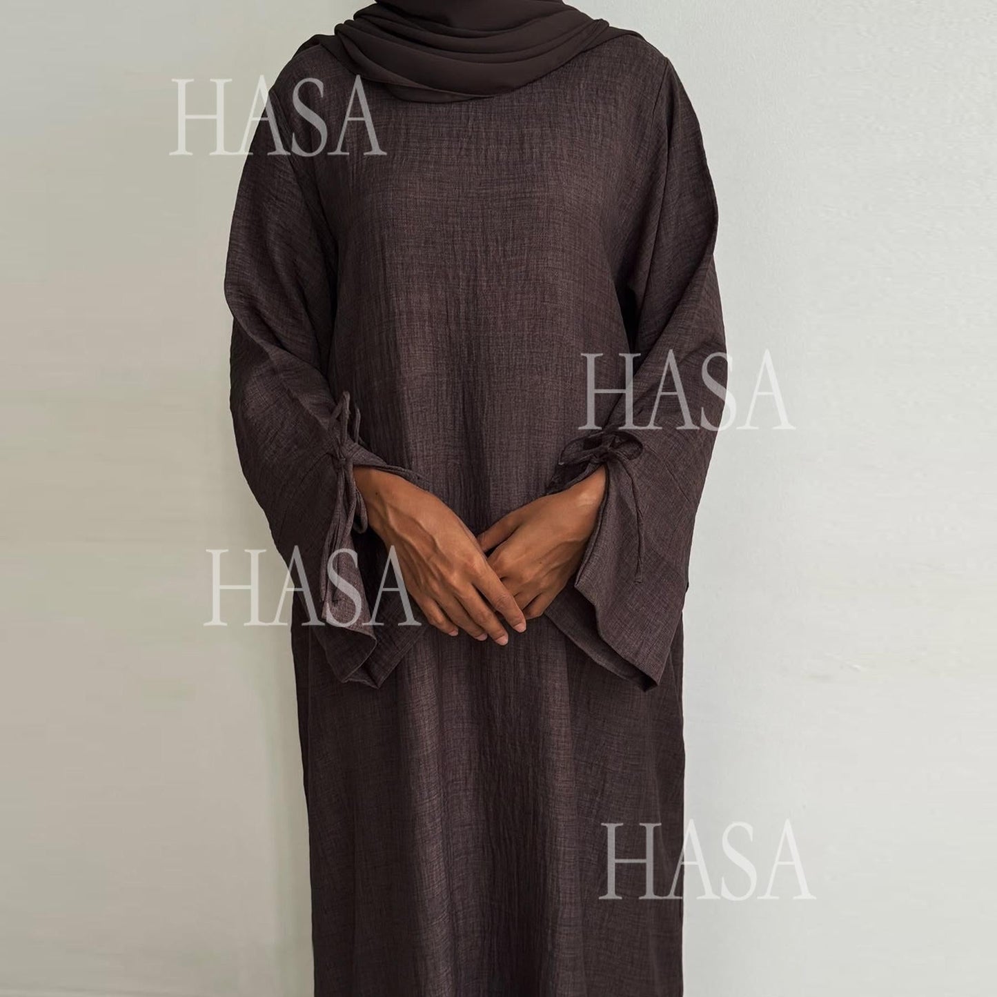 LUMAYA5864 Fashionable solid color hooded robe, simple and elegant, showing a casual style
