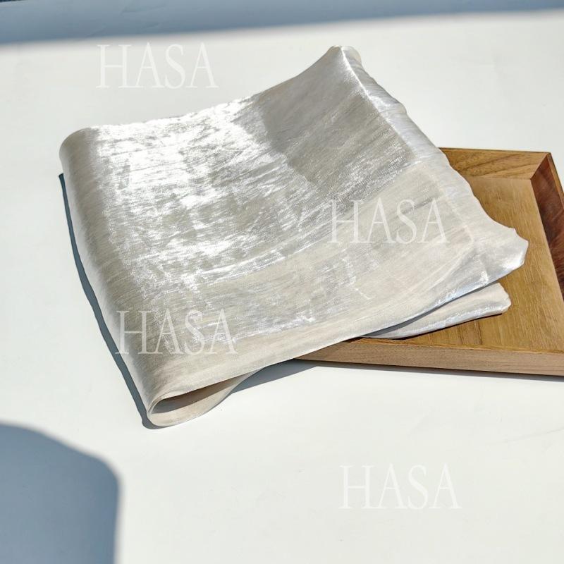 LUMAYA6479 A Simple Silk Scarf with A Mellow Color and A Light and Drapey Design