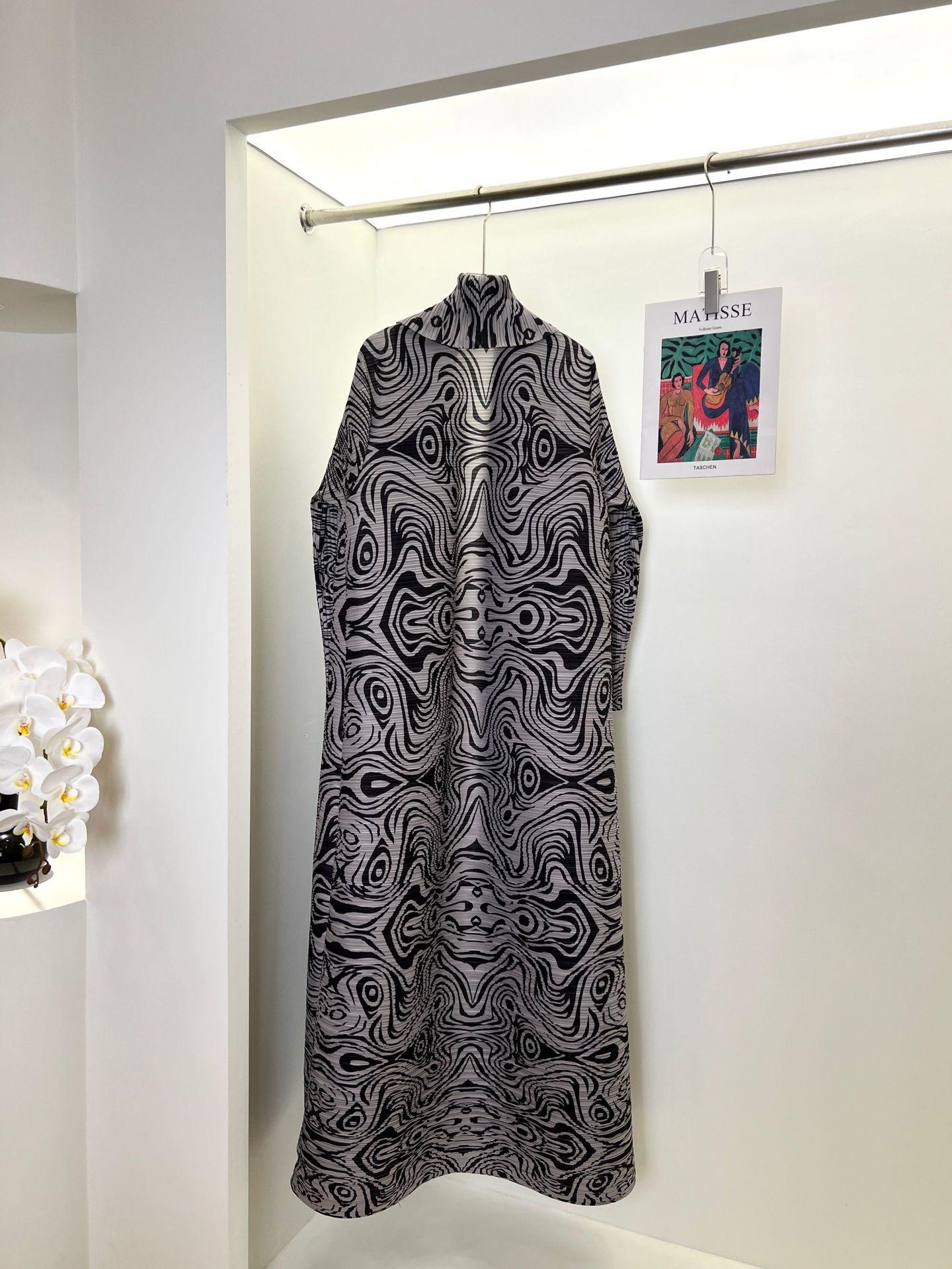 LUMAYA6723 Monochrome Swirl | Black & Grey Abstract Printed Abaya