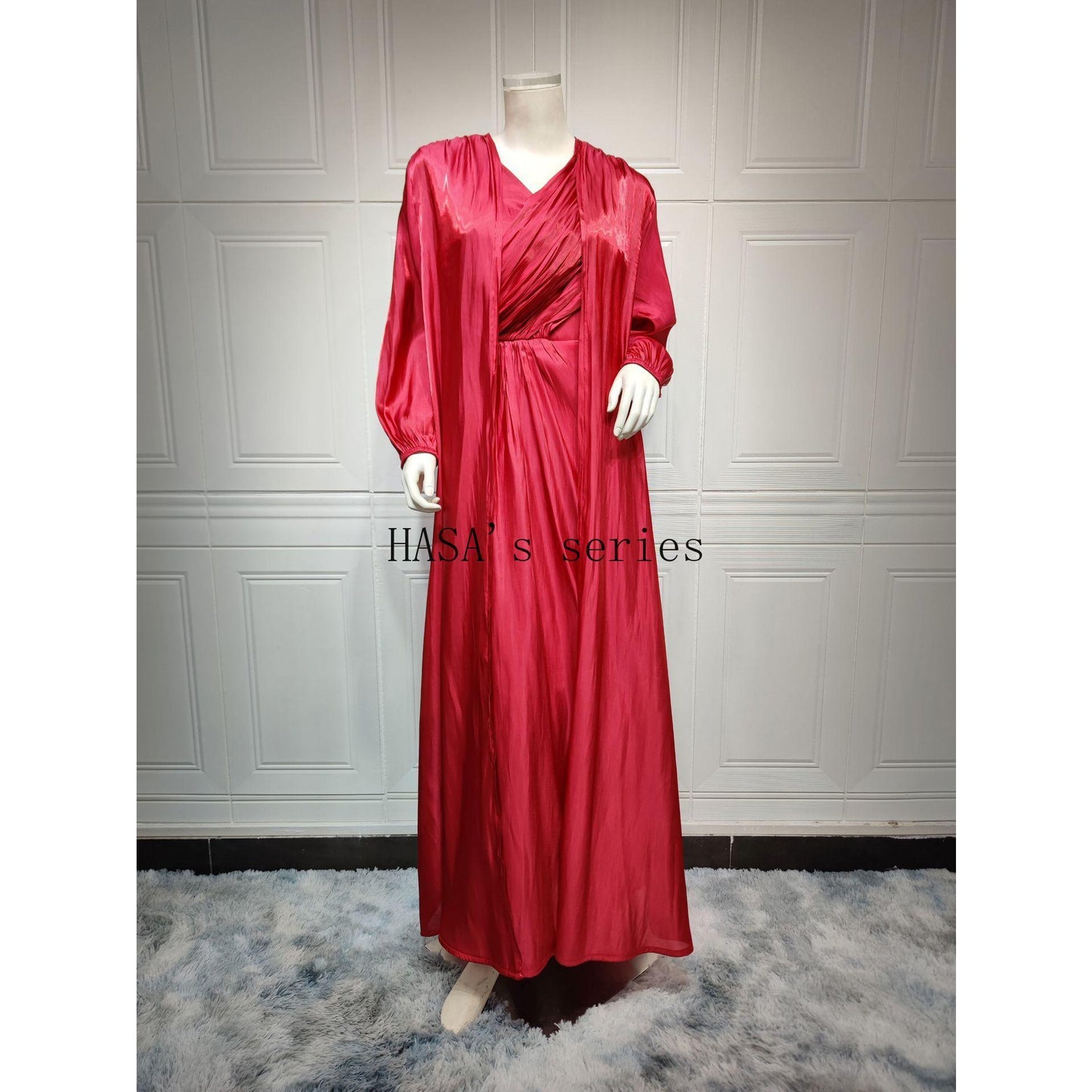 LUMAYA5094 Simple yet elegant and lustrous silk suit, featuring an elegantly pleated two-piece dress design.