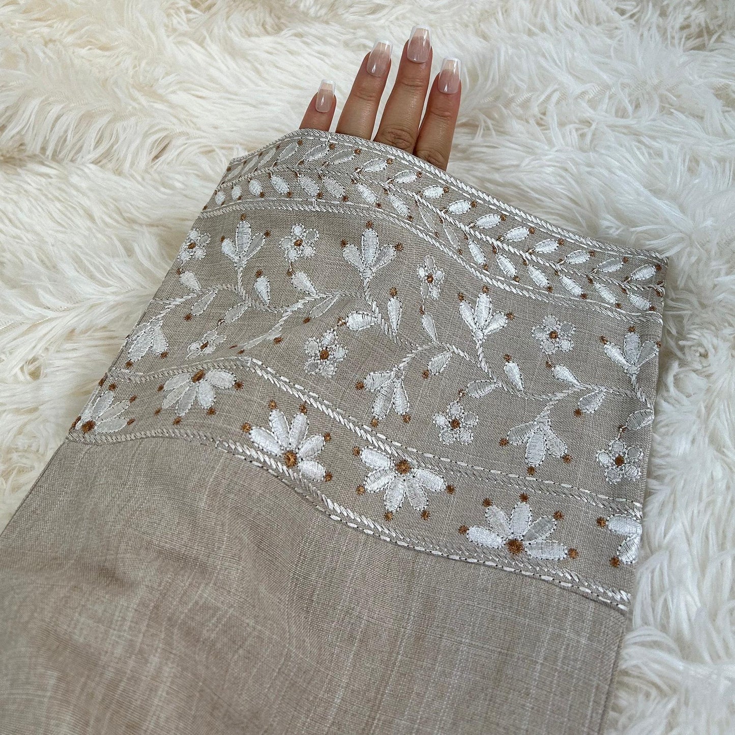 LUMAYA LM1172 Embroidered Elegant Dress Robe