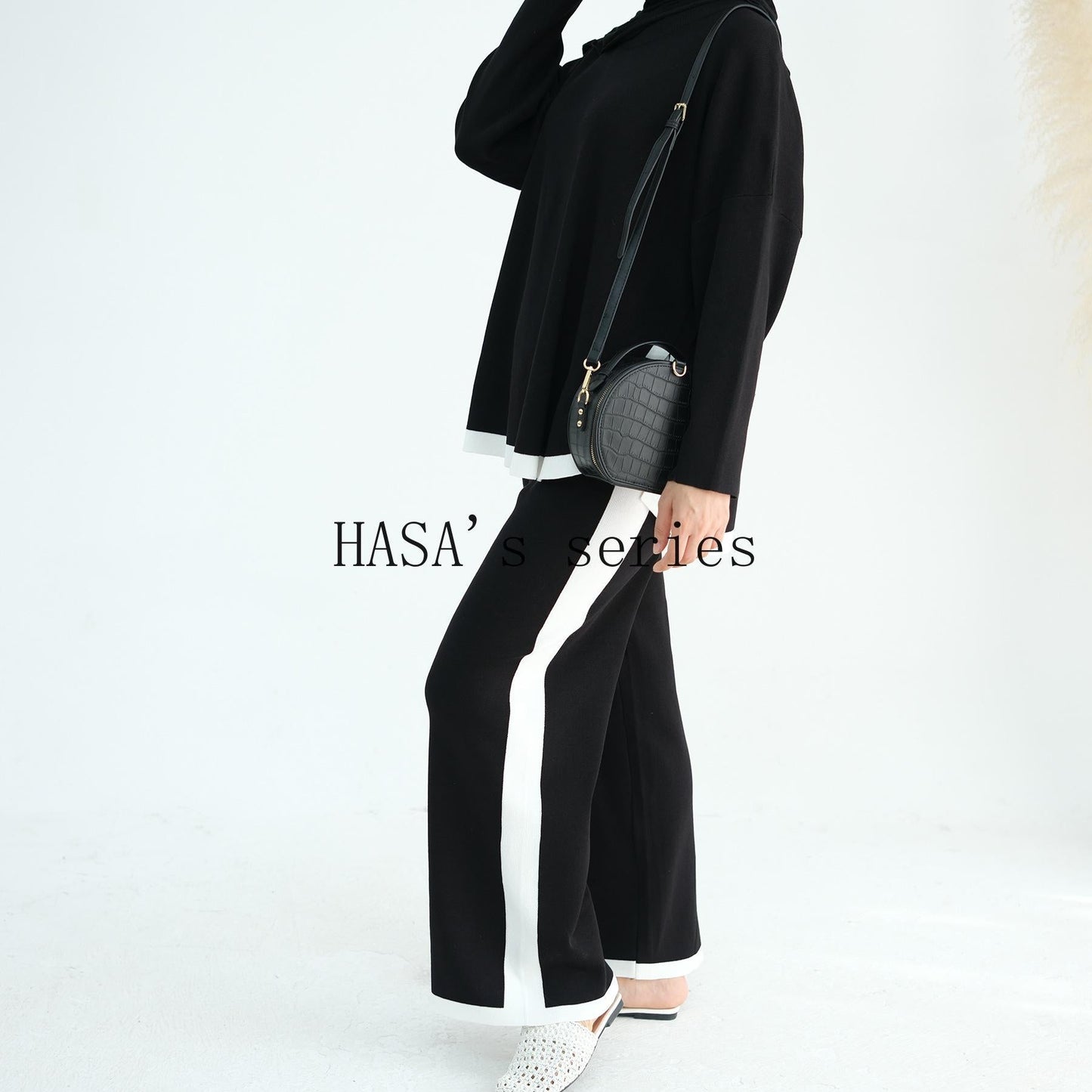 LUMAYA5149 Simple and elegant knitted set, featuring a loose-fitting, thick, long-sleeved two-piece design.