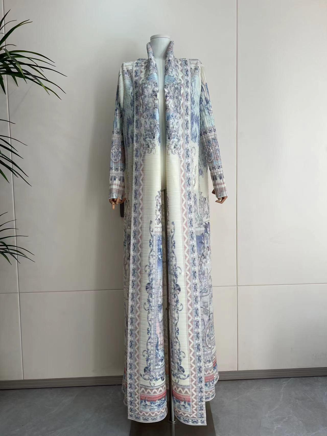 LUMAYA5840 Light-colored, All-over Print, Open-front Long Coat