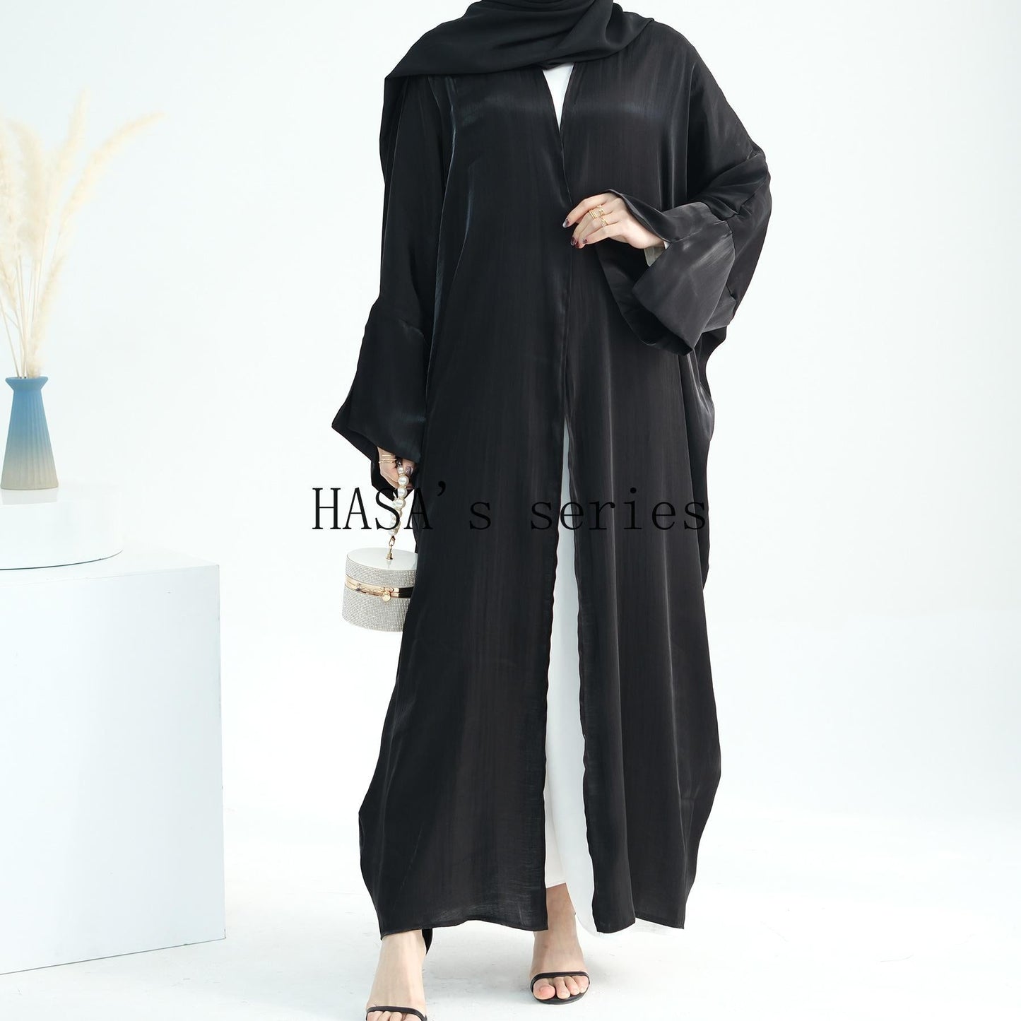 LUMAYA4831 A simple yet elegant cardigan-style robe, balancing both quality and comfort.