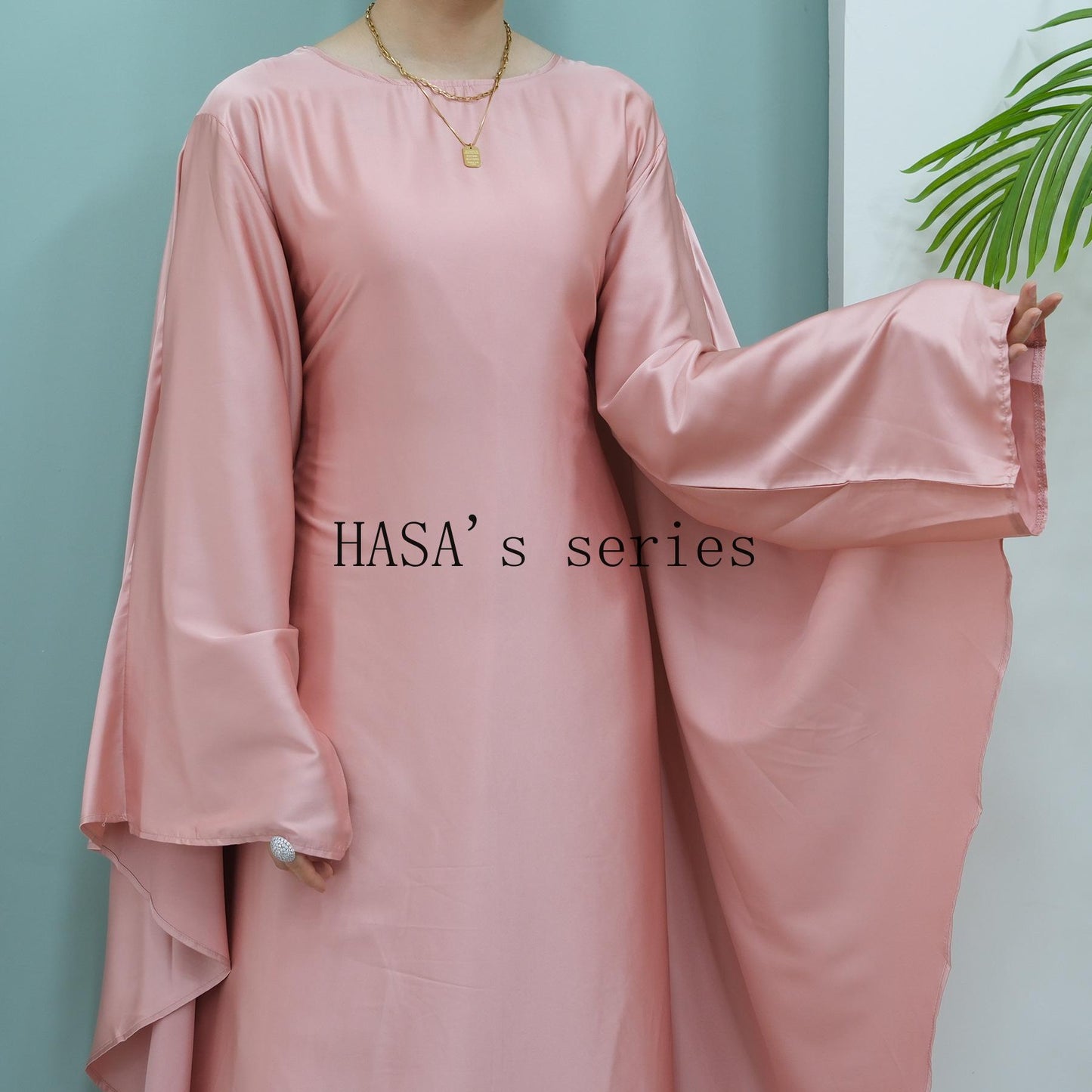 LUMAYA4835 High-density Stretch Satin Long Dress, Simple, Elegant, and Comfortable To Wear.