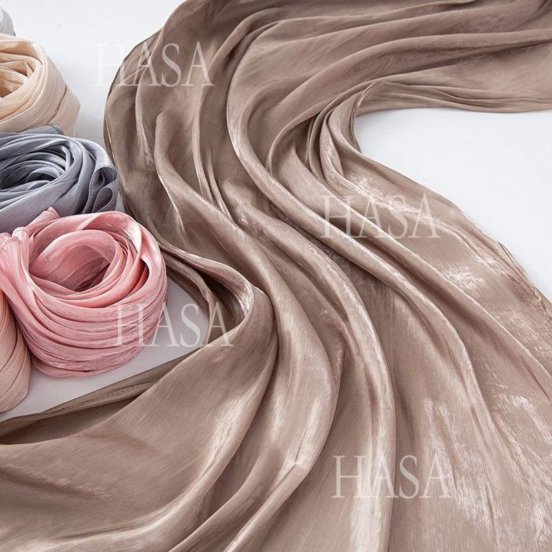 LUMAYA6479 A Simple Silk Scarf with A Mellow Color and A Light and Drapey Design