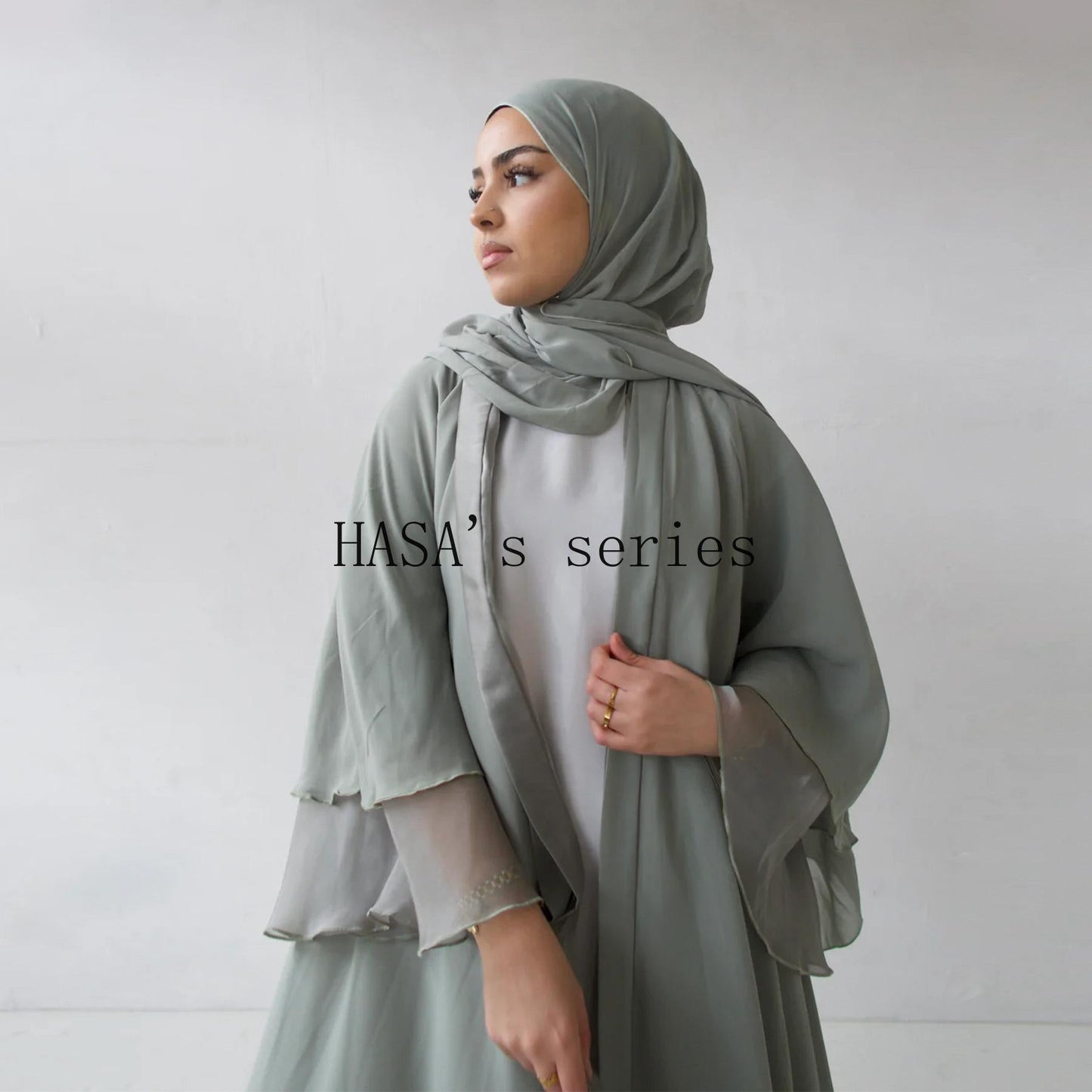 LUMAYA4850 A Double-sided Robe TLUMAYAt Combines Elegant Appearance with Practicality.