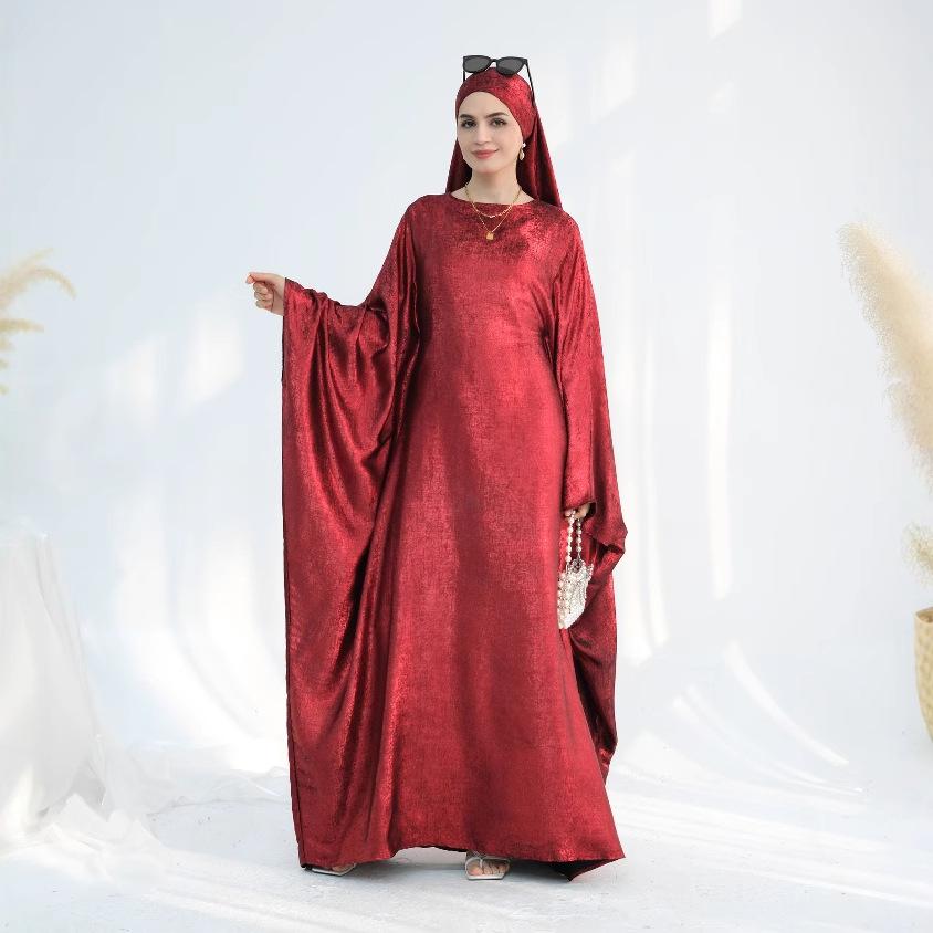 LUMAYA5878 A Glossy Dress TLUMAYAt Combines Softness and Fluidity