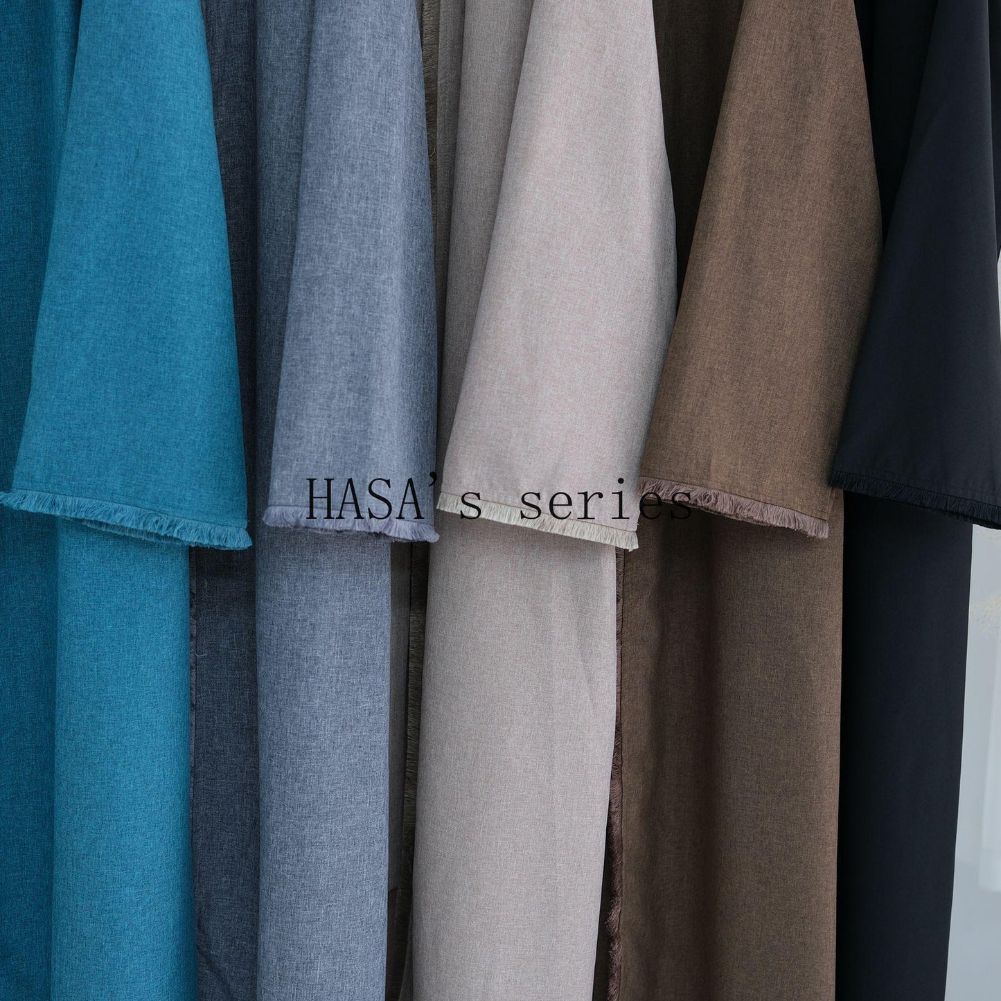 LUMAYA5147 Elegant Long Cardigan Robe with Flowing Tassels, A Loose-fitting, Coat-style Dress.