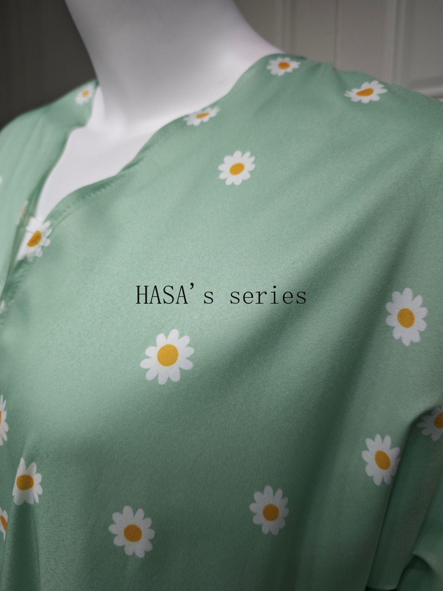 LUMAYA5104 Fresh and stylish printed loose-fitting cardigan, a long-sleeved, flowing long coat.