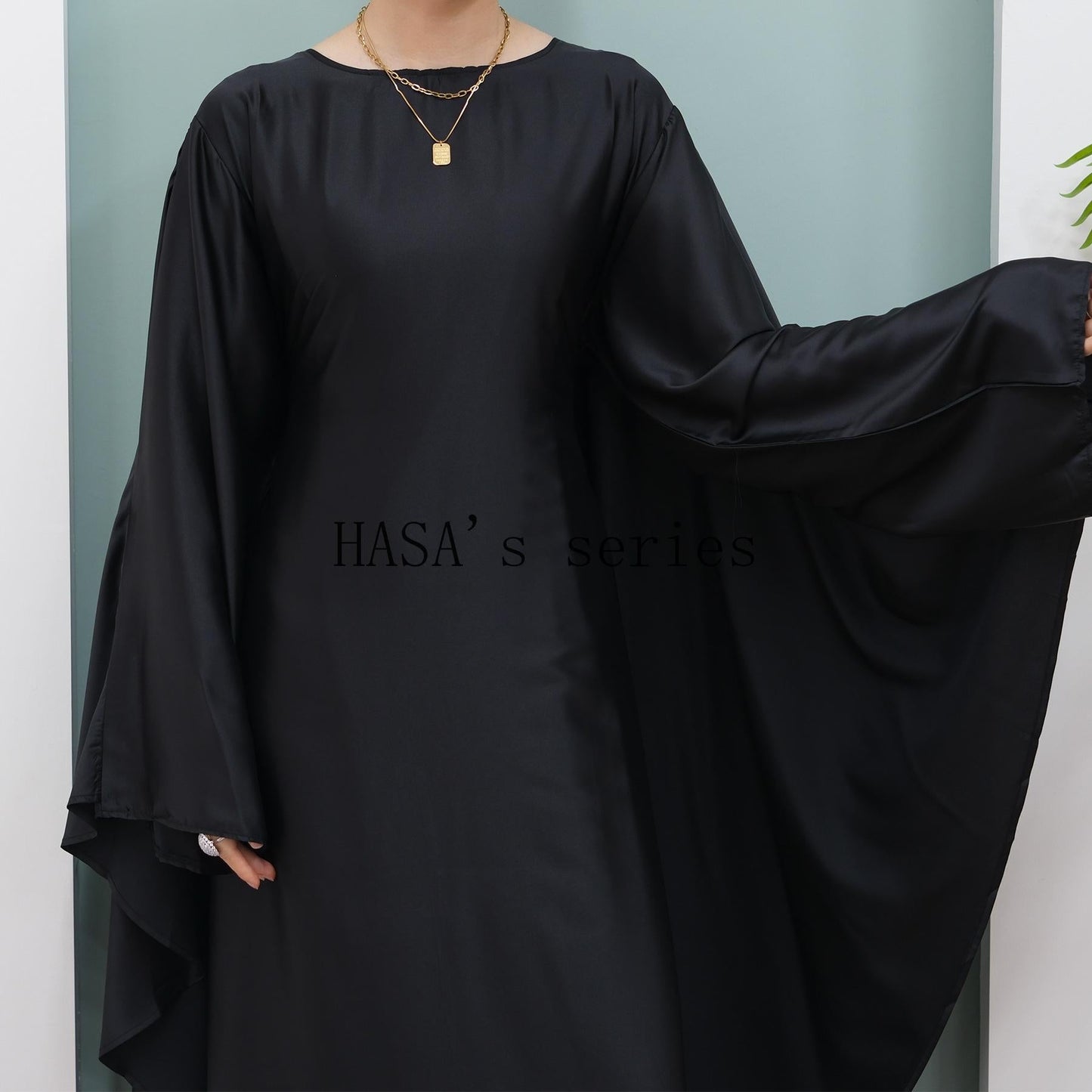 LUMAYA4835 High-density Stretch Satin Long Dress, Simple, Elegant, and Comfortable To Wear.