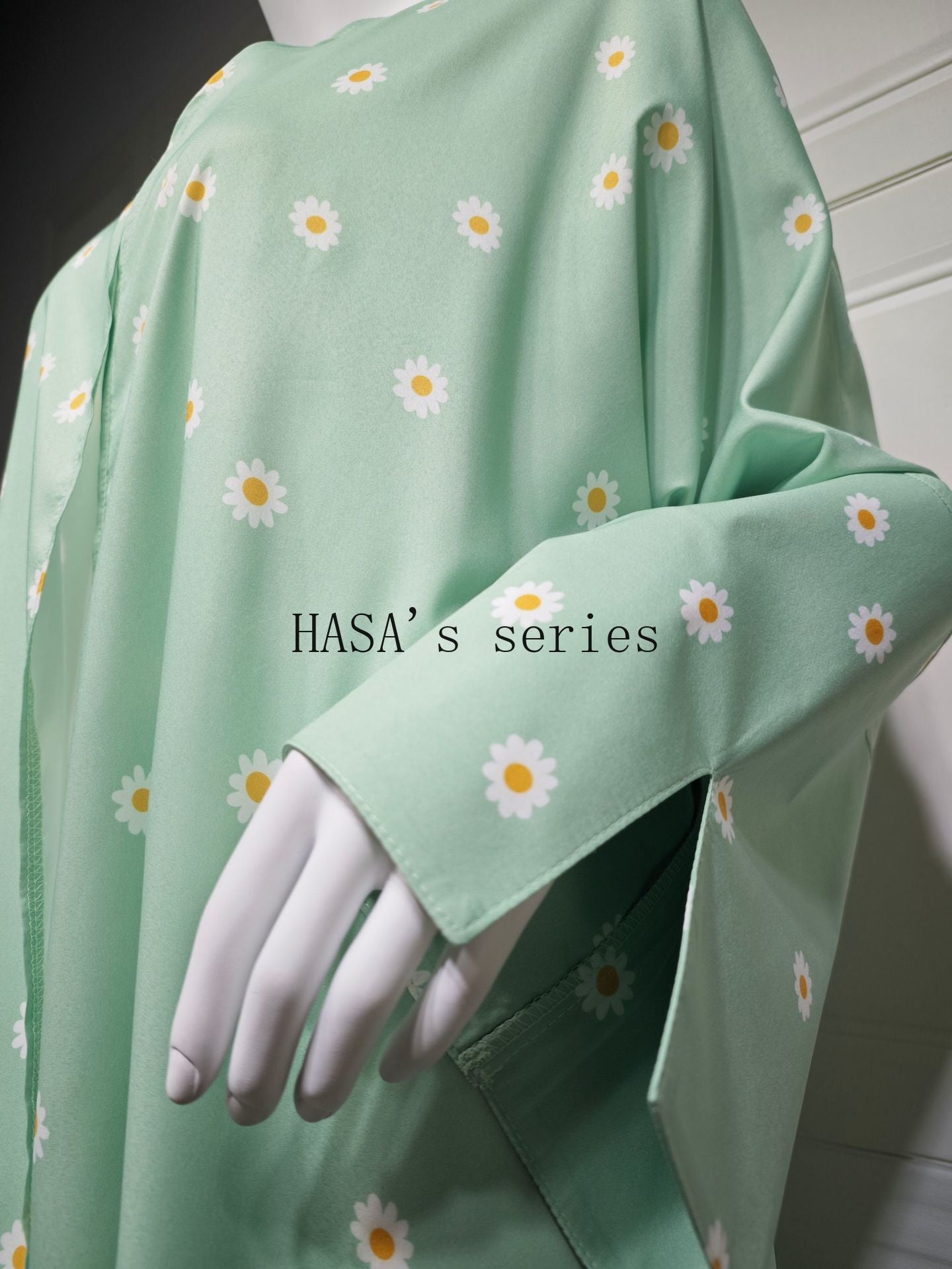 LUMAYA5104 Fresh and stylish printed loose-fitting cardigan, a long-sleeved, flowing long coat.