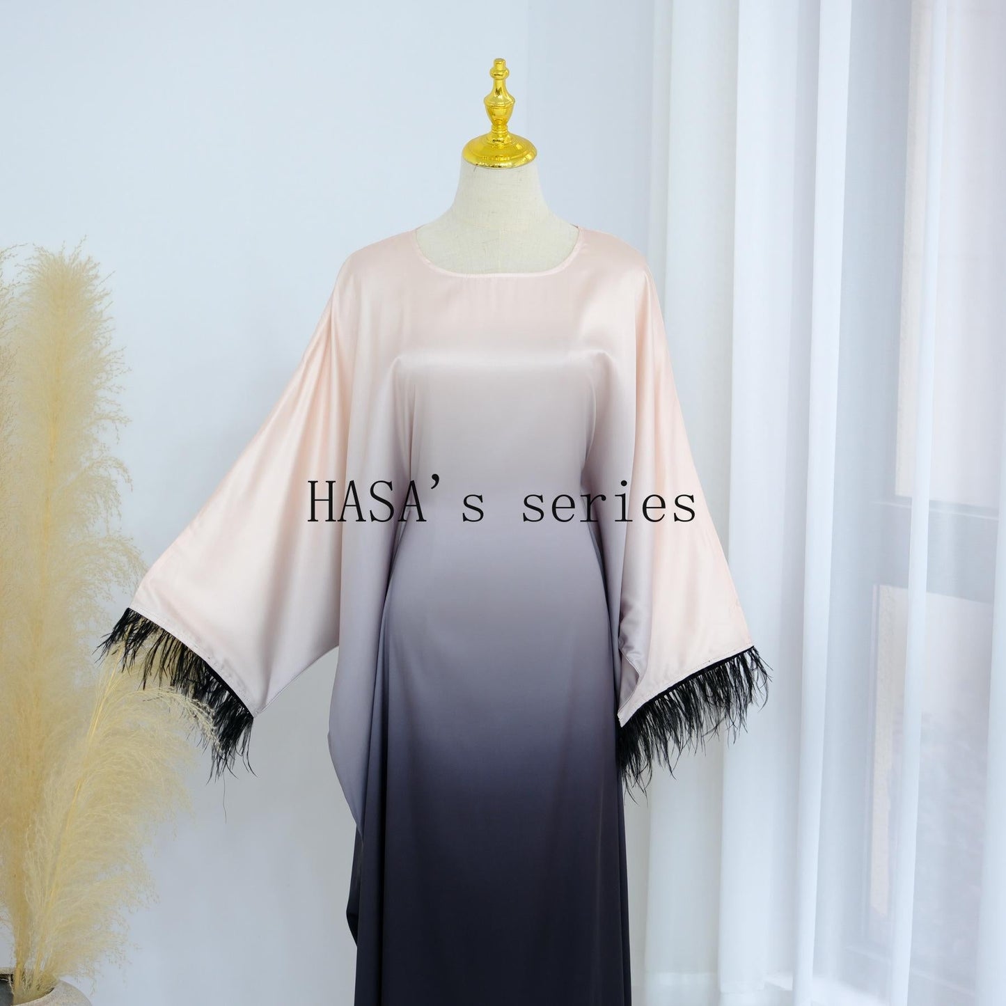 LUMAYA5111 Gradient-colored Fringed Long Dress, Romantic Dress with Batwing Sleeves.