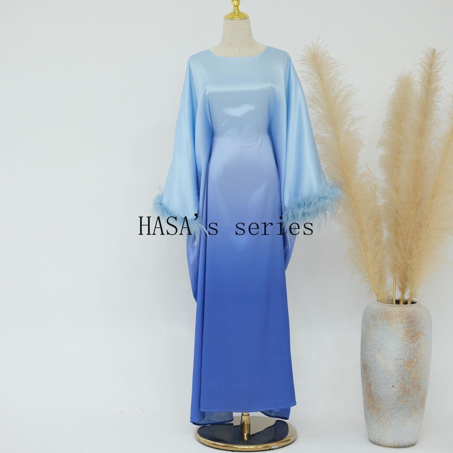 LUMAYA5108 Elegant long dress with gradient color waist design and batwing sleeves.