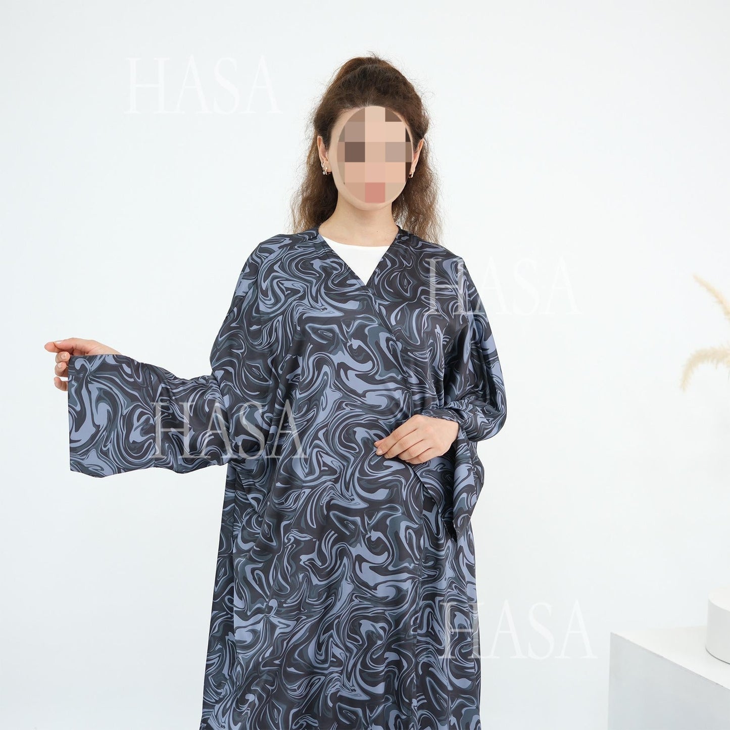 LM6555 Fashionable printed long-sleeved dress with an ankle-length cardigan style