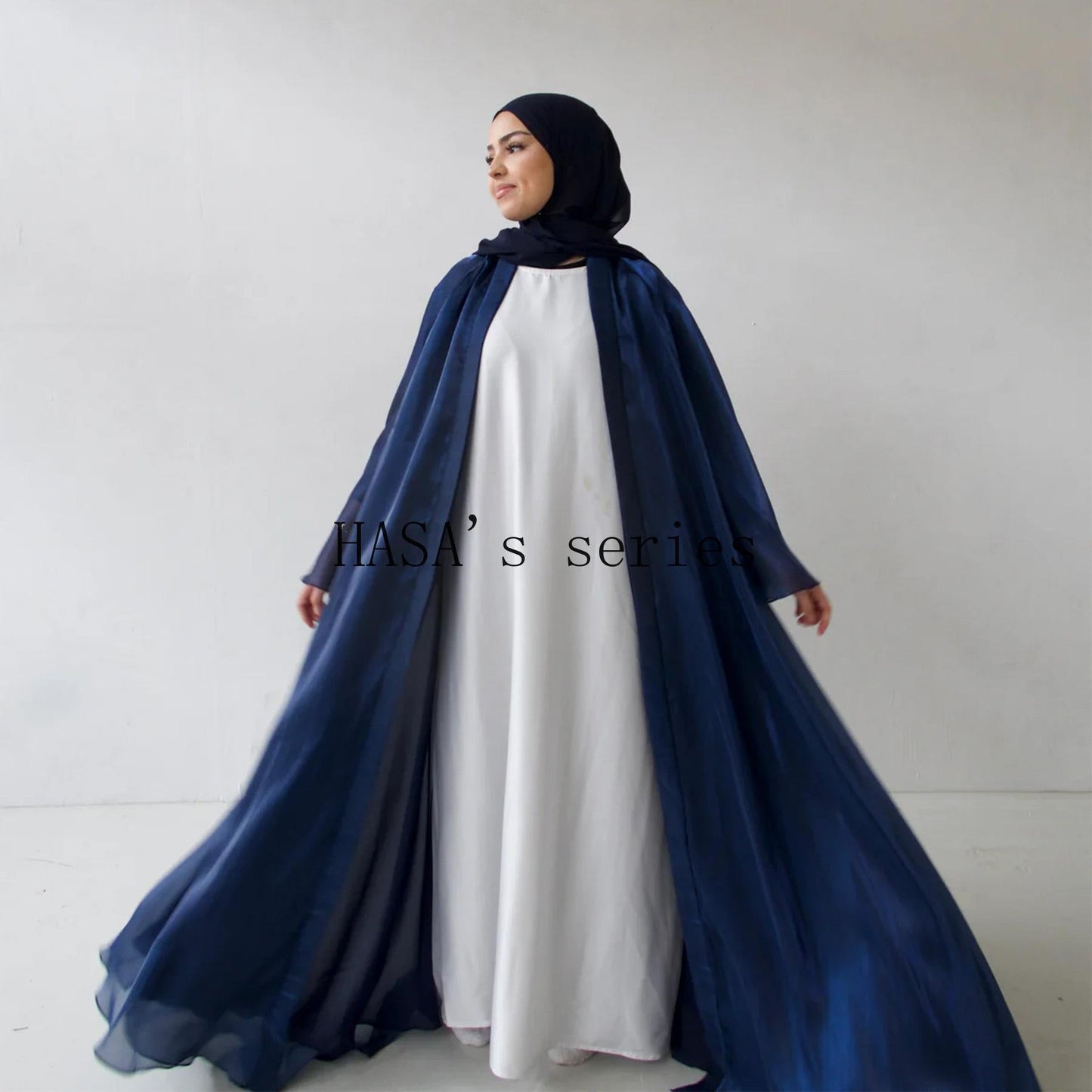 LUMAYA4850 A Double-sided Robe TLUMAYAt Combines Elegant Appearance with Practicality.