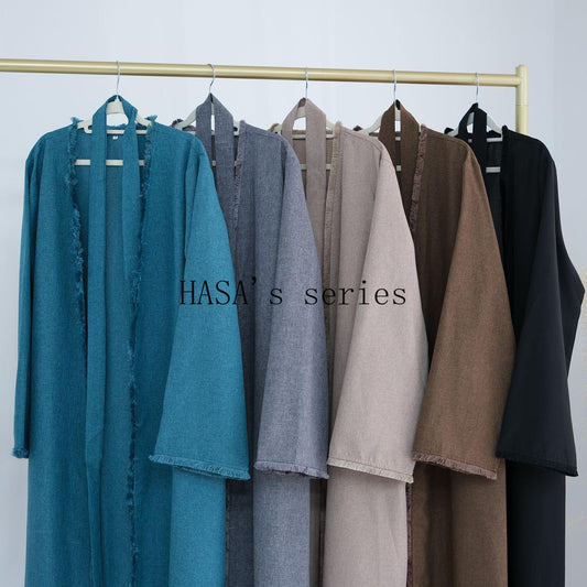 LUMAYA5147 Elegant Long Cardigan Robe with Flowing Tassels, A Loose-fitting, Coat-style Dress.