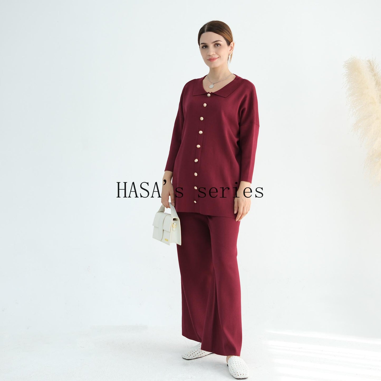LUMAYA5100 Simple and stylish knitted two-piece set, featuring a thickened long-sleeved top and wide-leg pants.