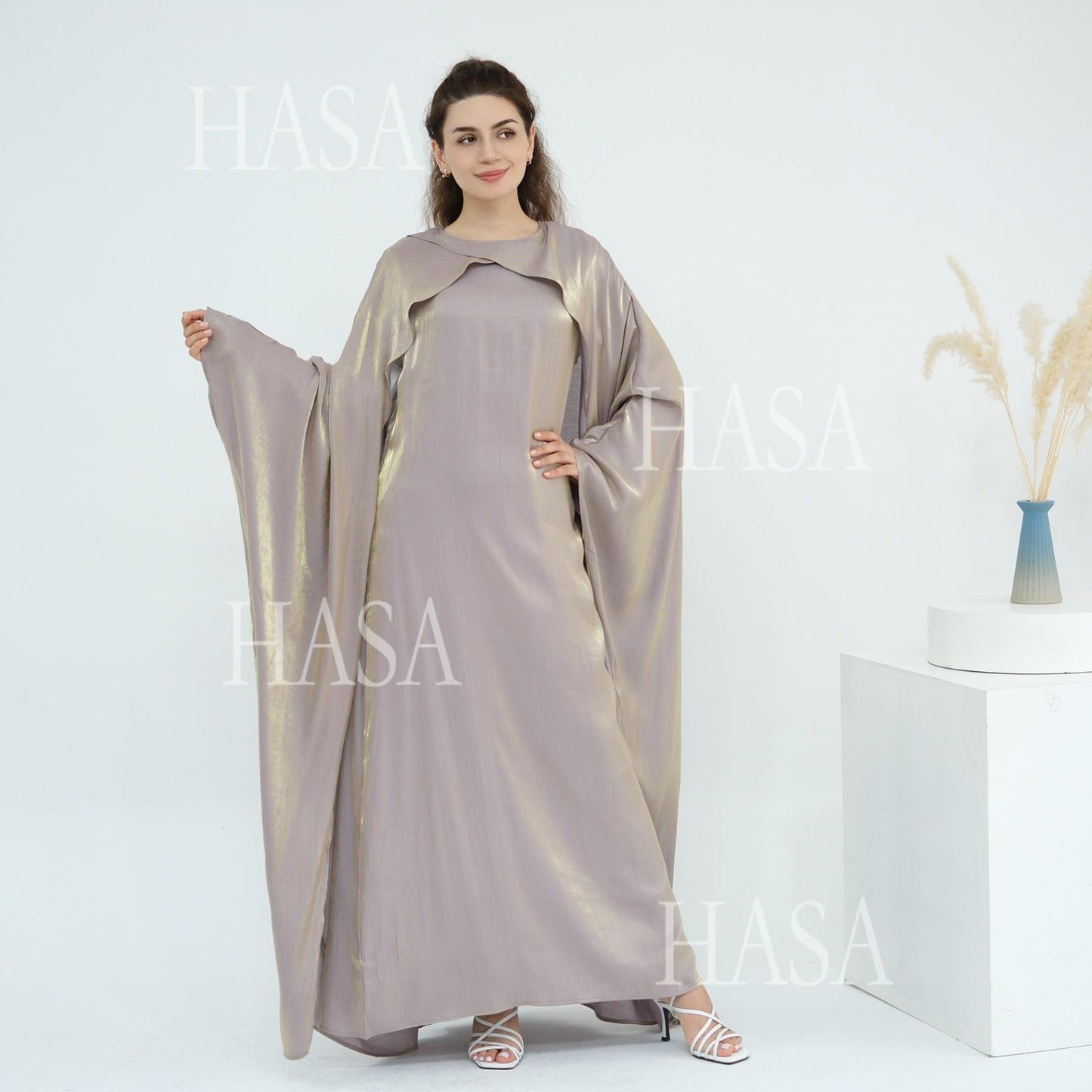 LM6584 Solid Color Beaded Loose Elegant Robe Dress