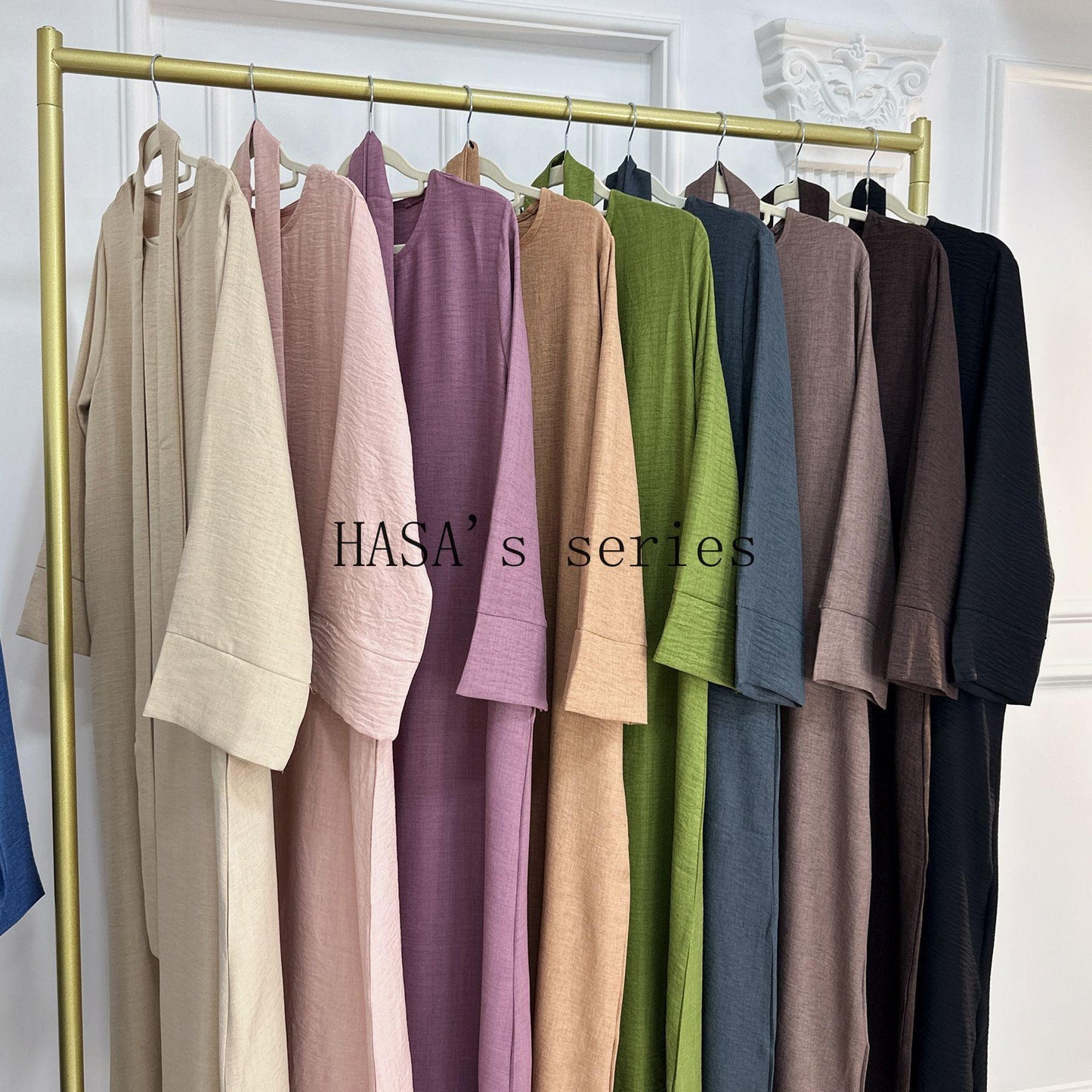 LUMAYA4848 A simple, waist-cinching spring/summer dress with a relaxed, long design.
