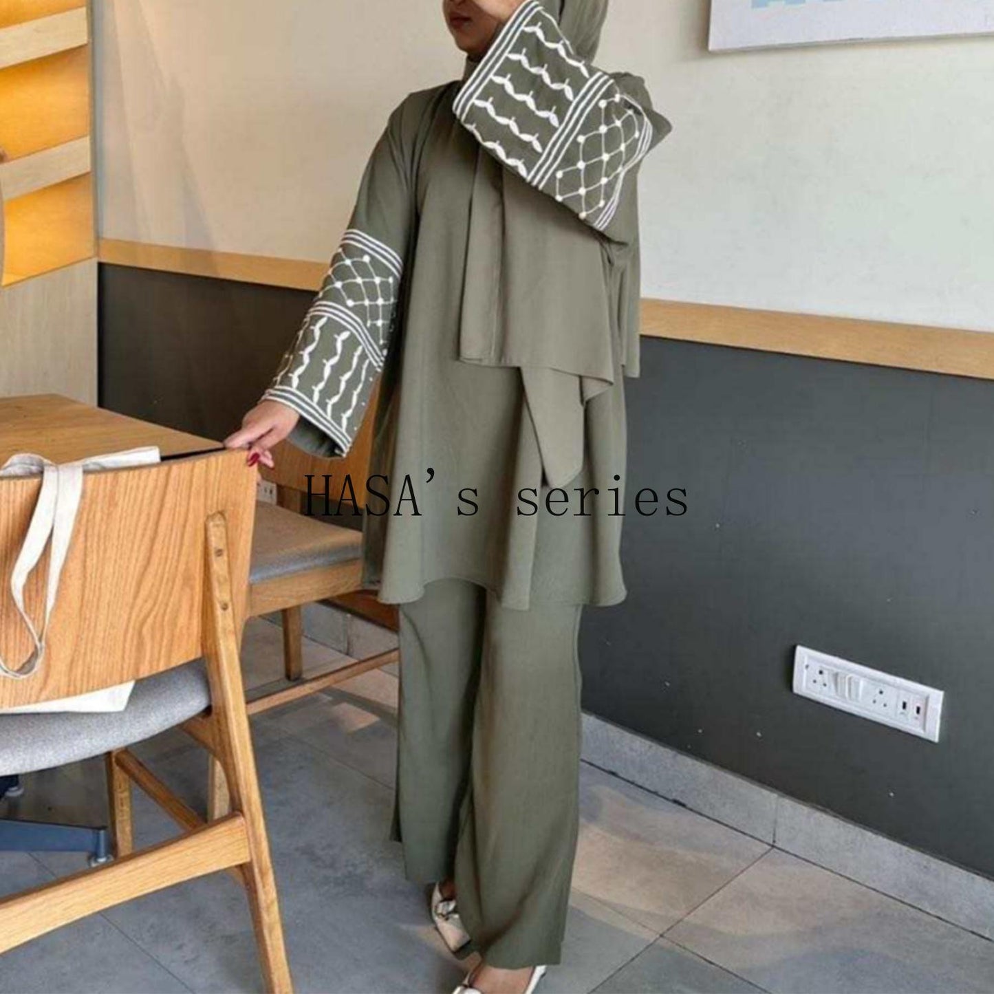 LUMAYA4836 A Two-piece Set Consisting of A Simple Embroidered Top and Loose Wide-leg Pants.