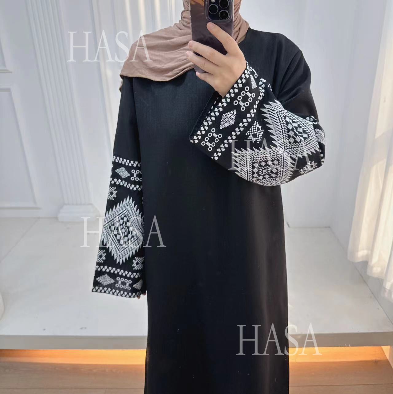 LUMAYA6533 Long robe with wide sleeves and exquisite embroidery