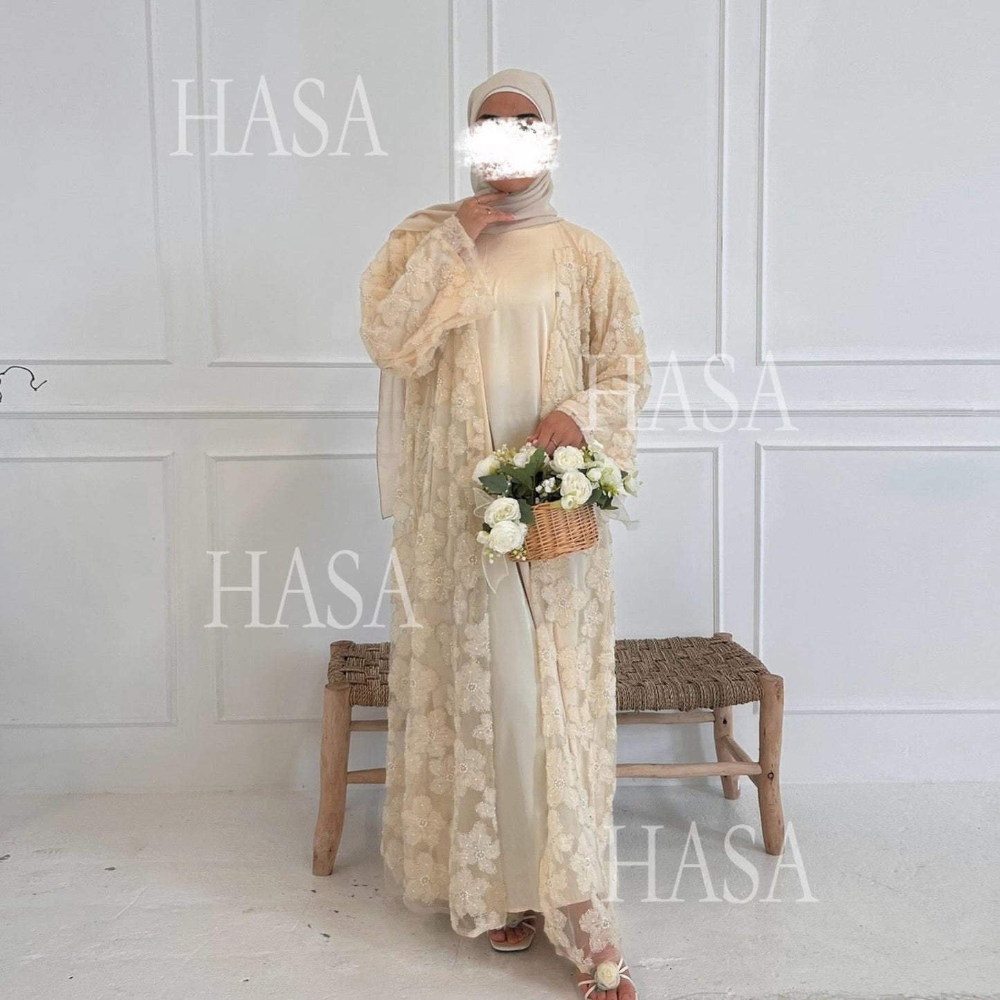 LUMAYA6625 Dreidimensionale, Perlenbesetzte Strickjacke Mit Blumenmuster, Die Mit Einer Inneren Schicht Oder Einem Kopftuch Kombiniert Werden Kann.