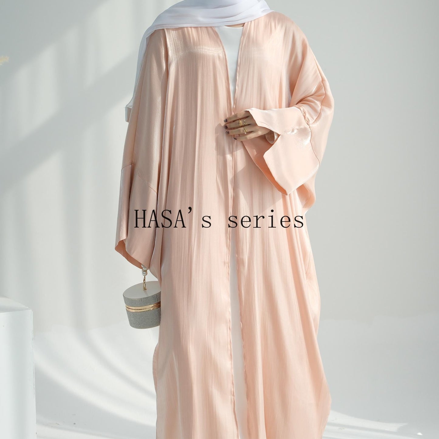 LUMAYA4831 A simple yet elegant cardigan-style robe, balancing both quality and comfort.