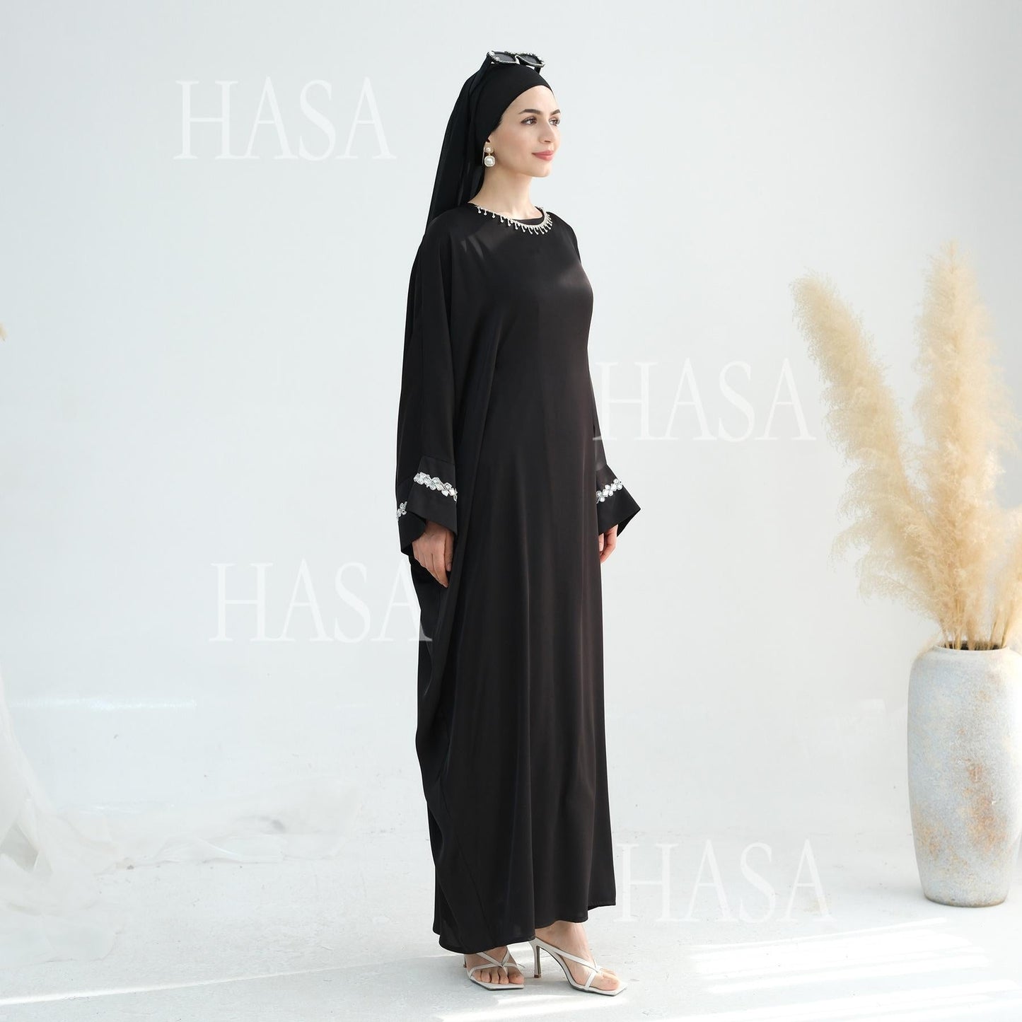 LUMAYA5882 A Cardigan Dress with Exquisite Hot Diamond Embellishment and Elegant Details closed abayas