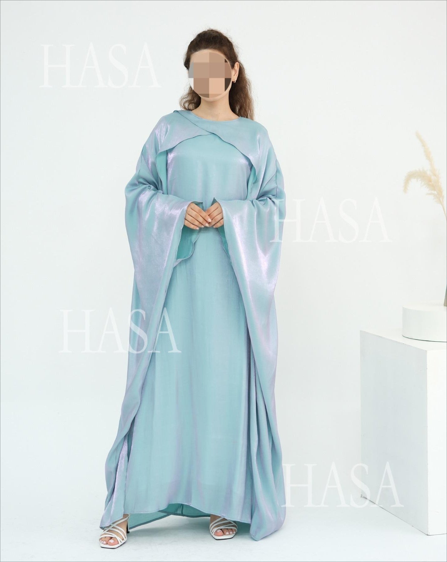 LM6584 Solid Color Beaded Loose Elegant Robe Dress