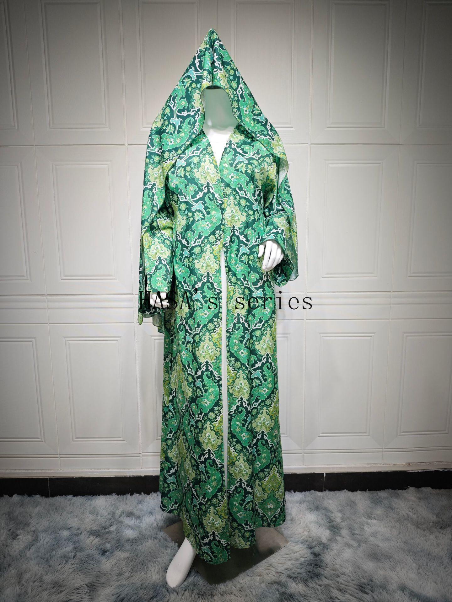 LUMAYA5088 A Stylish Two-piece Set Featuring A Snake Print Pattern, with A Loose, SLUMAYAwl-style Outer Layer and A Matching Headscarf Design.