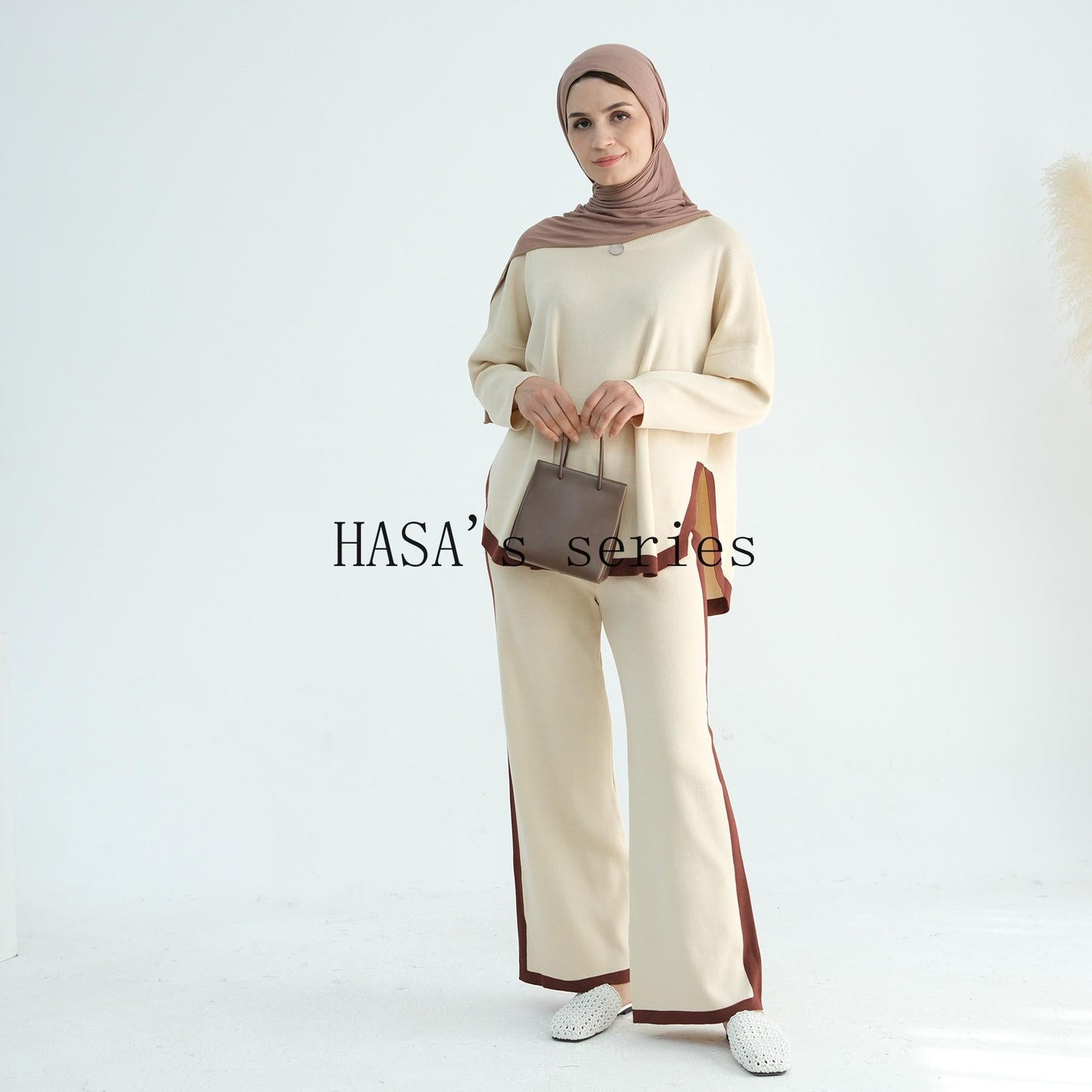 LUMAYA5149 Simple and elegant knitted set, featuring a loose-fitting, thick, long-sleeved two-piece design.