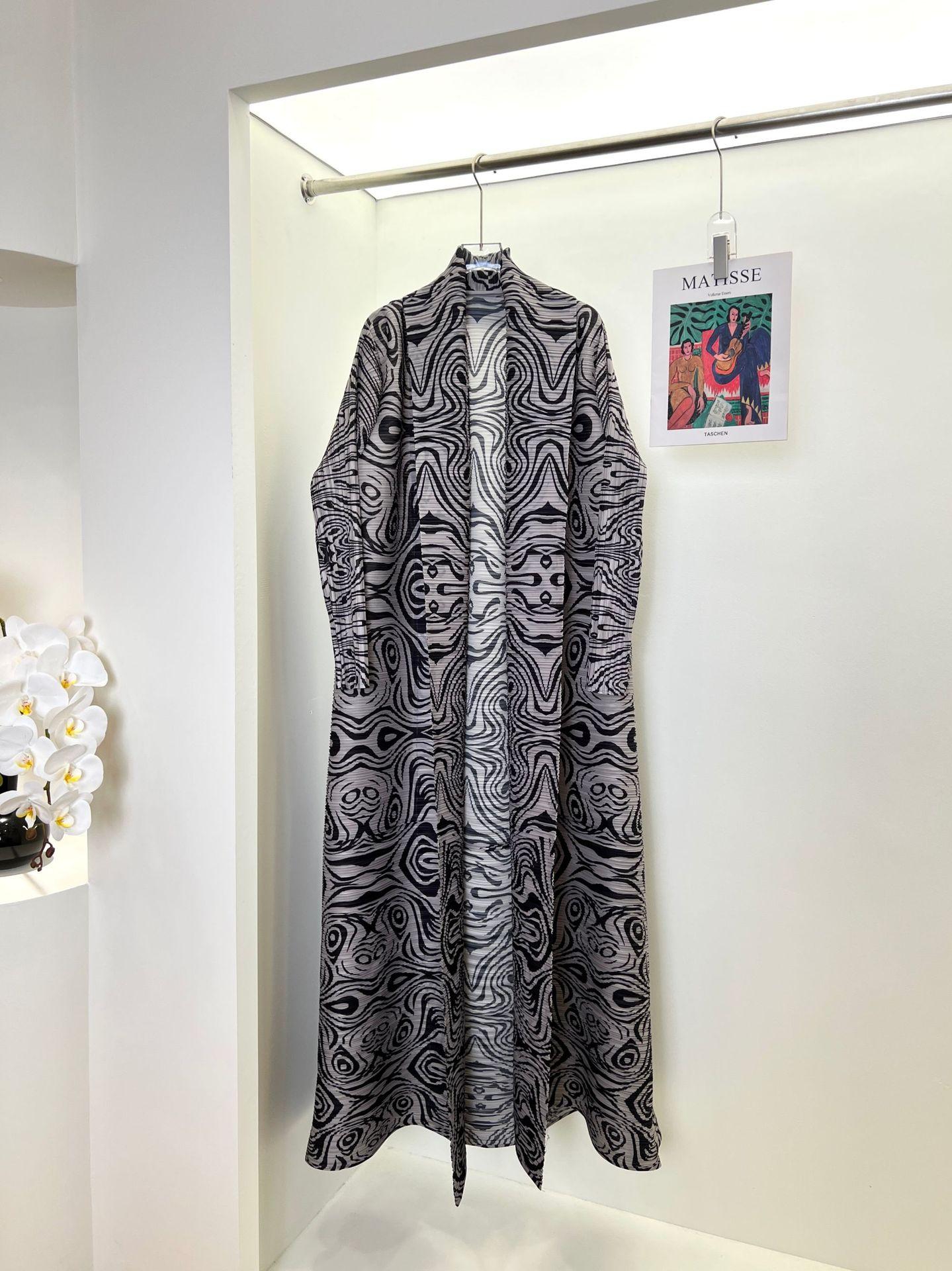 LUMAYA6723 Monochrome Swirl | Black & Grey Abstract Printed Abaya