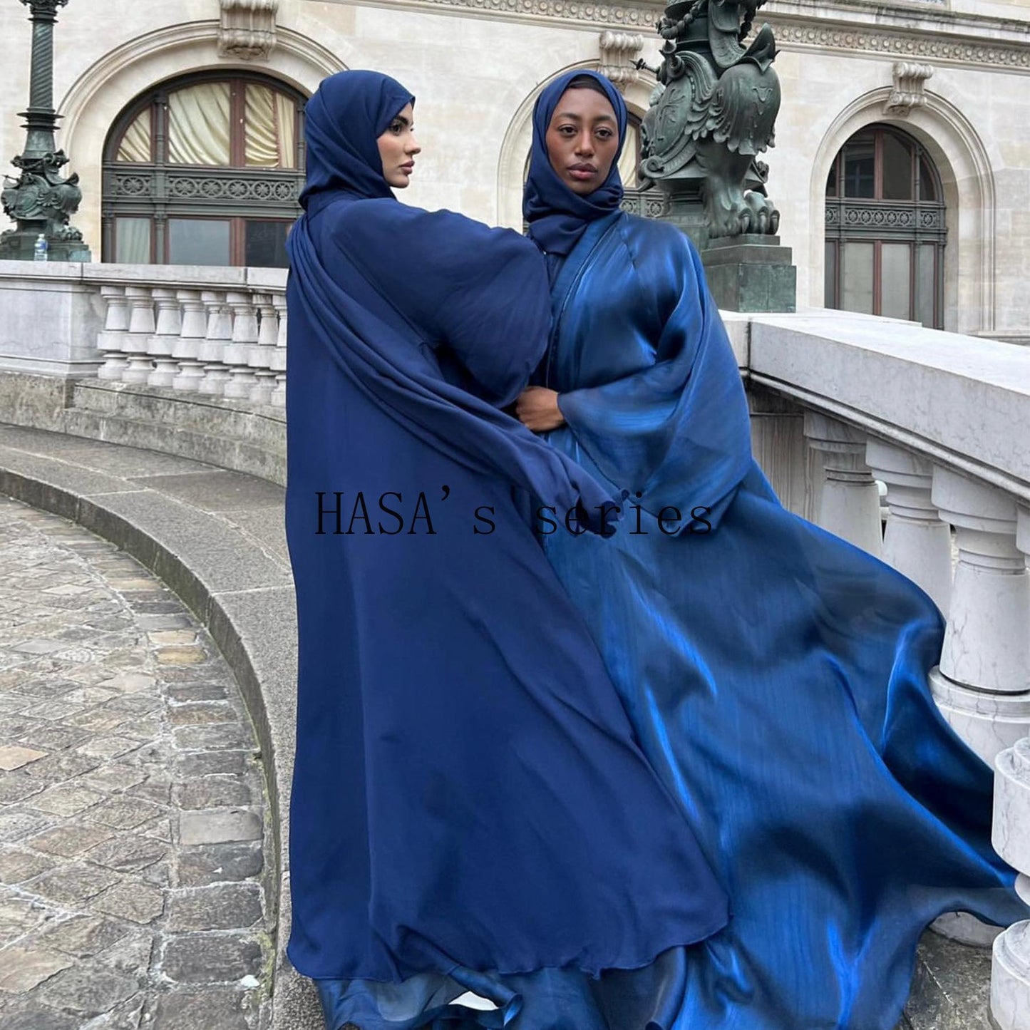 LUMAYA4850 A Double-sided Robe TLUMAYAt Combines Elegant Appearance with Practicality.